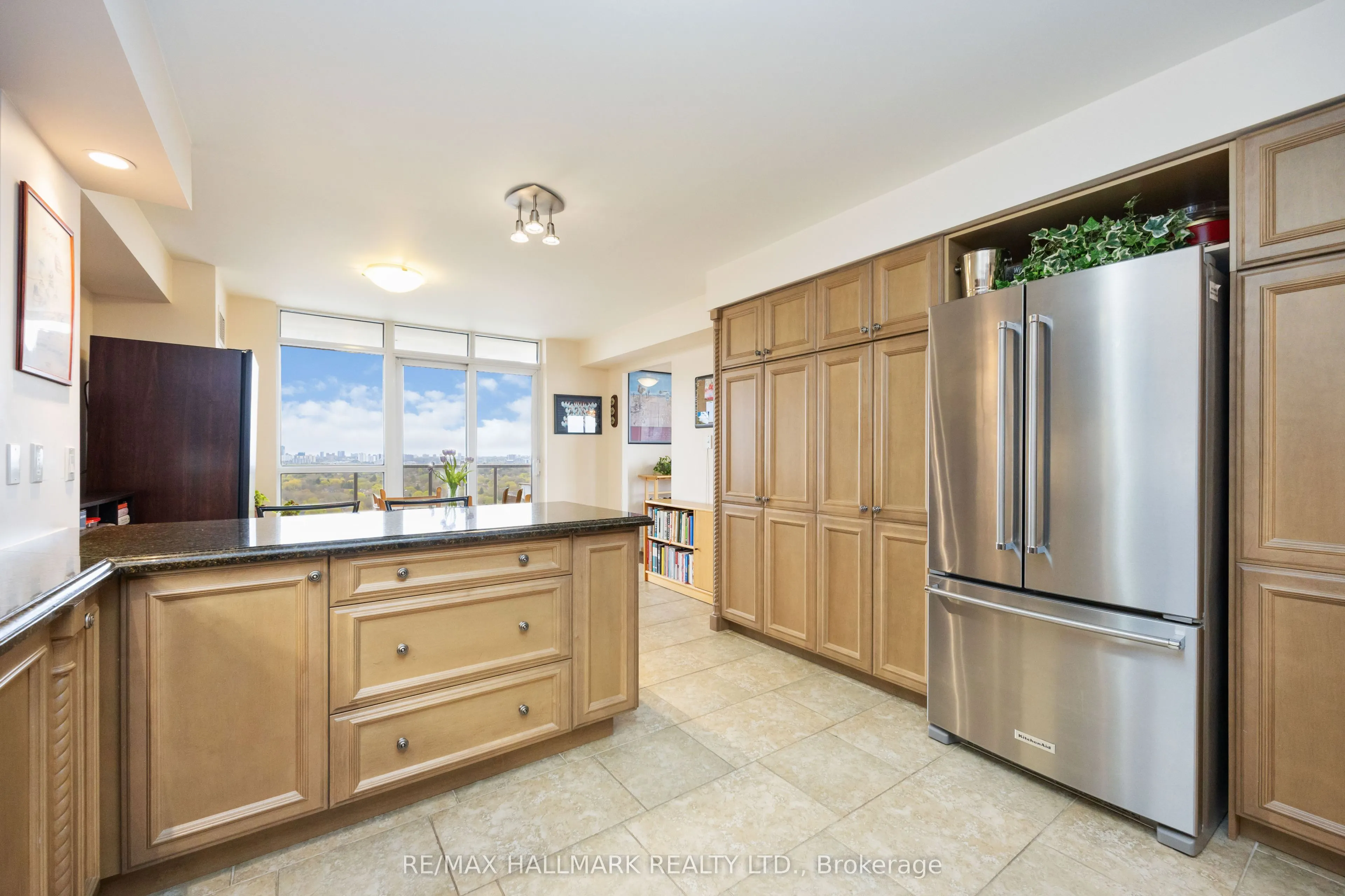 80 Harrison Garden Boulevard, #1821
