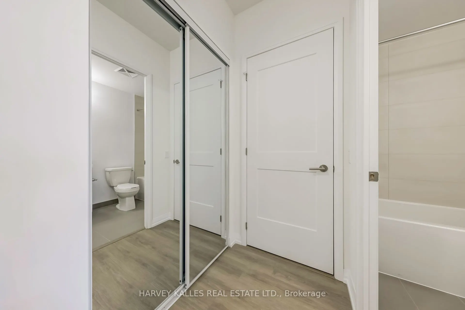 25 Holly Street, #2407