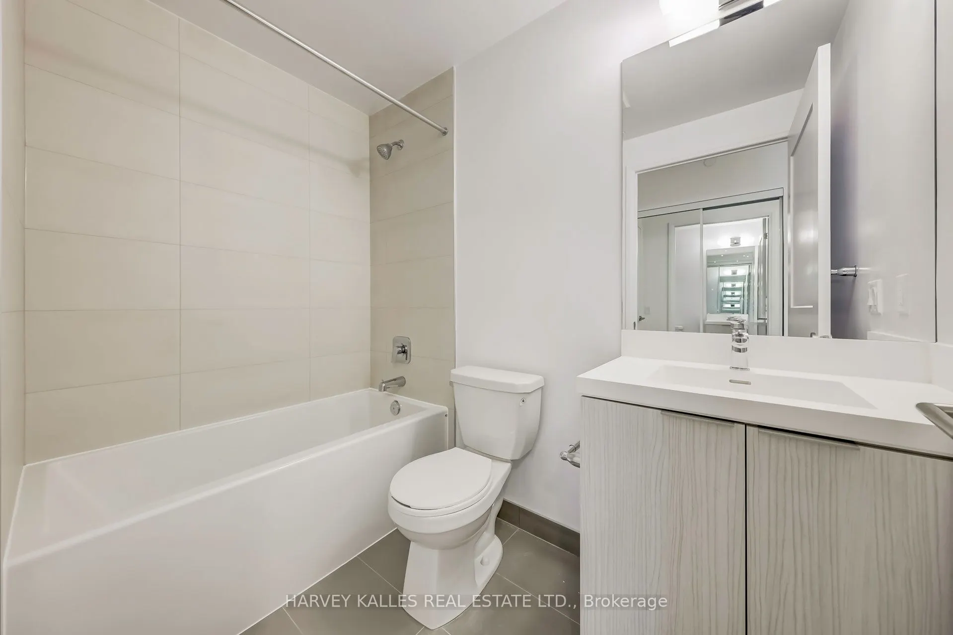 25 Holly Street, #2407