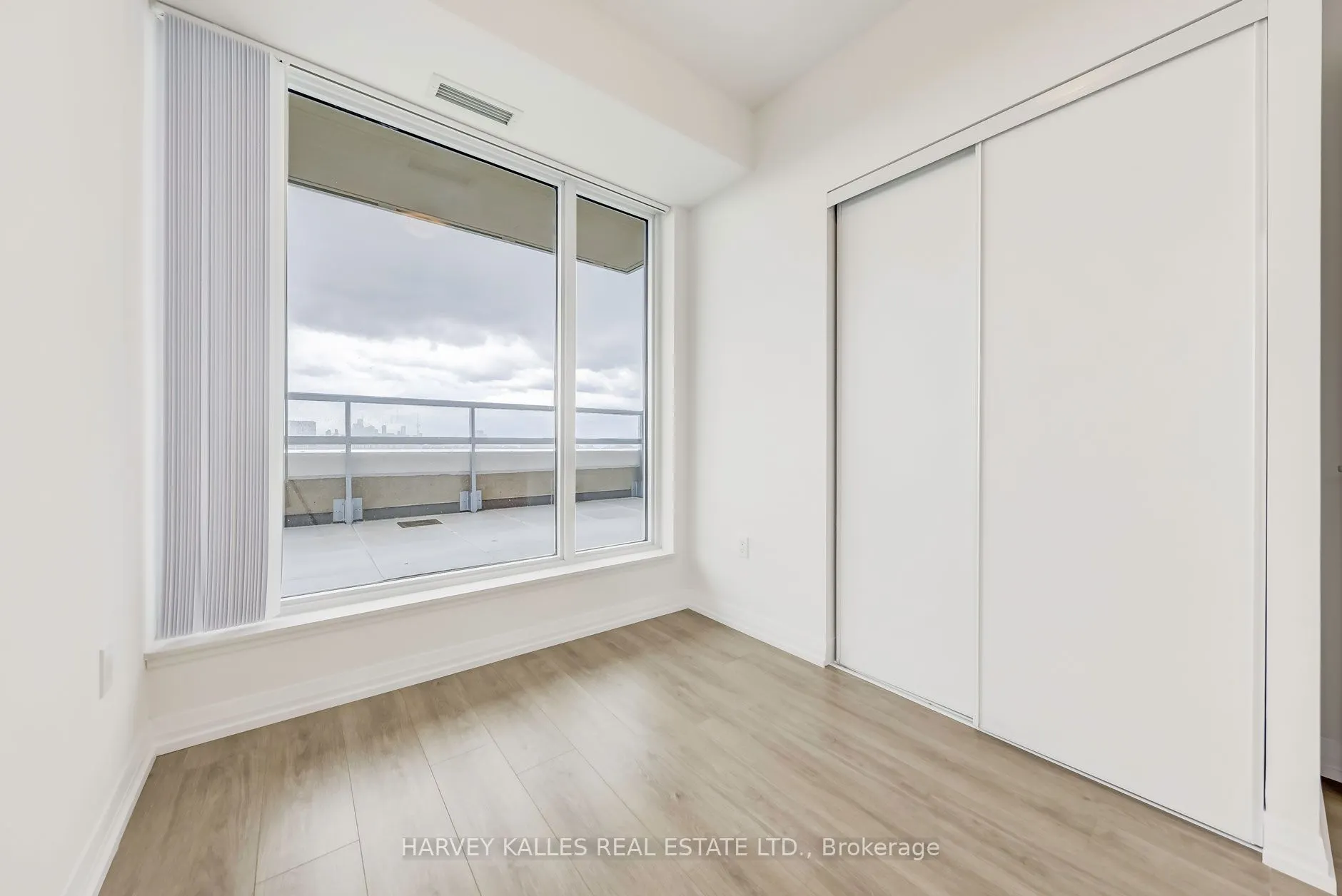 25 Holly Street, #2407