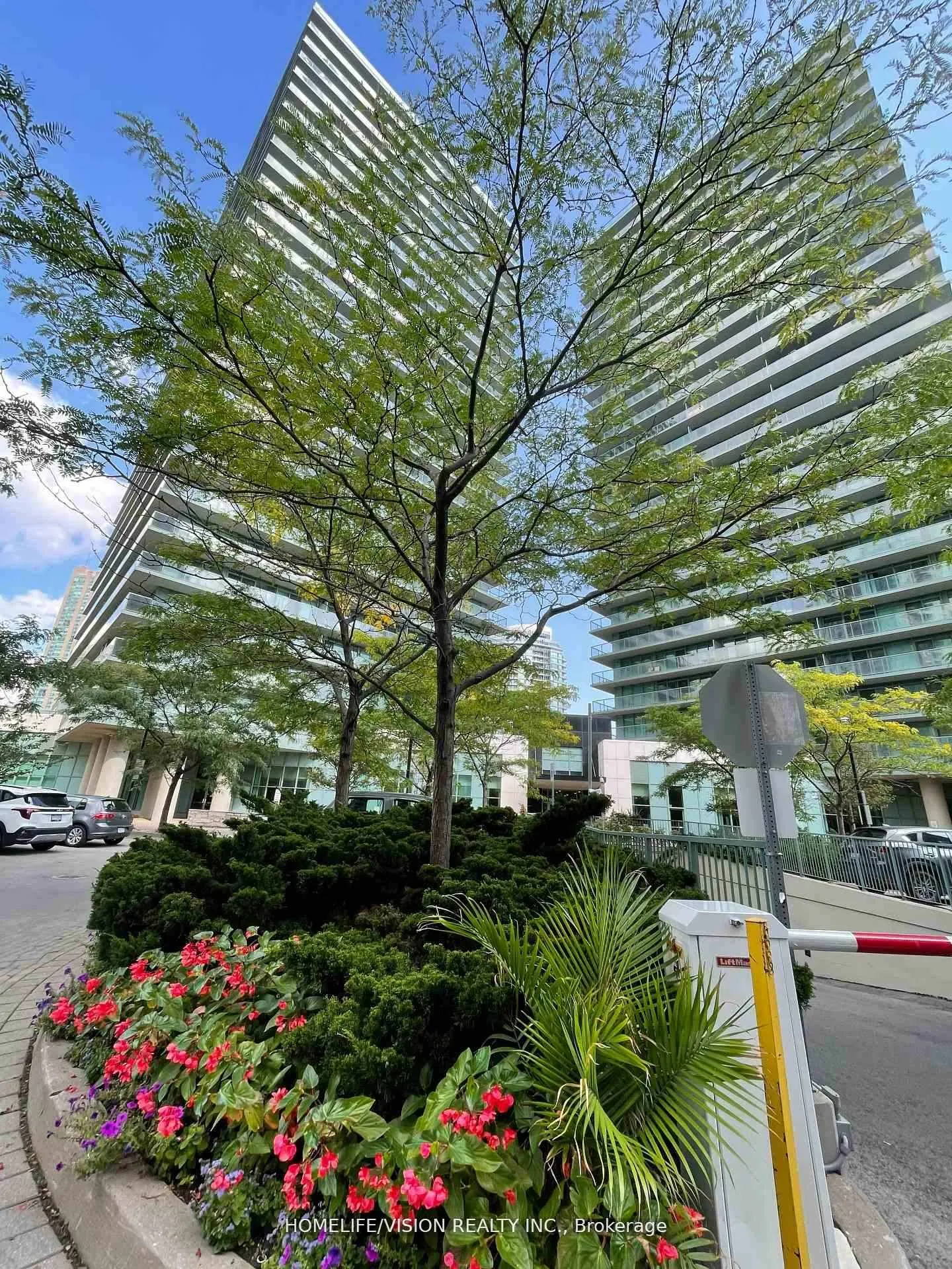 5508 Yonge Street, #306