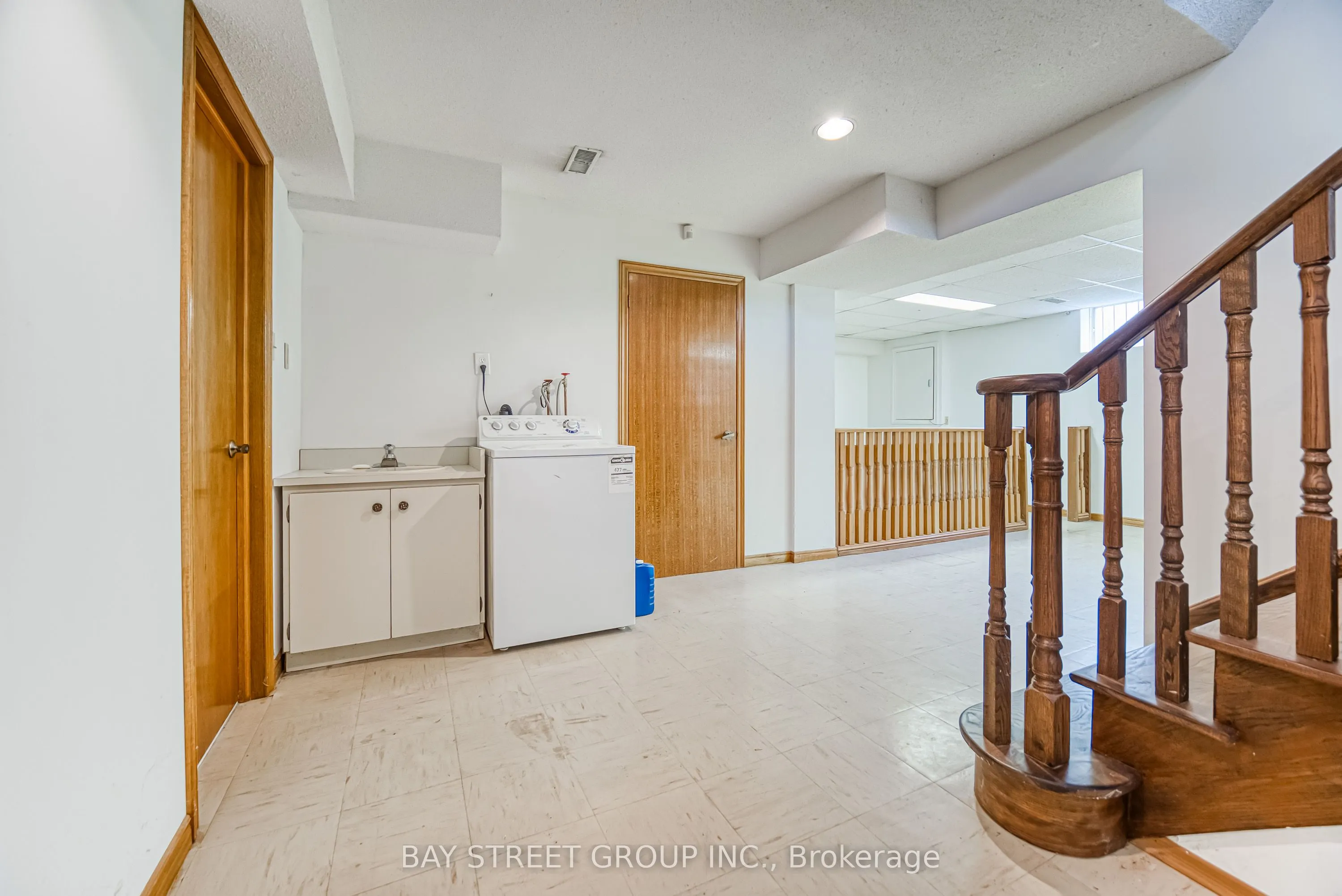 627 Conacher Drive