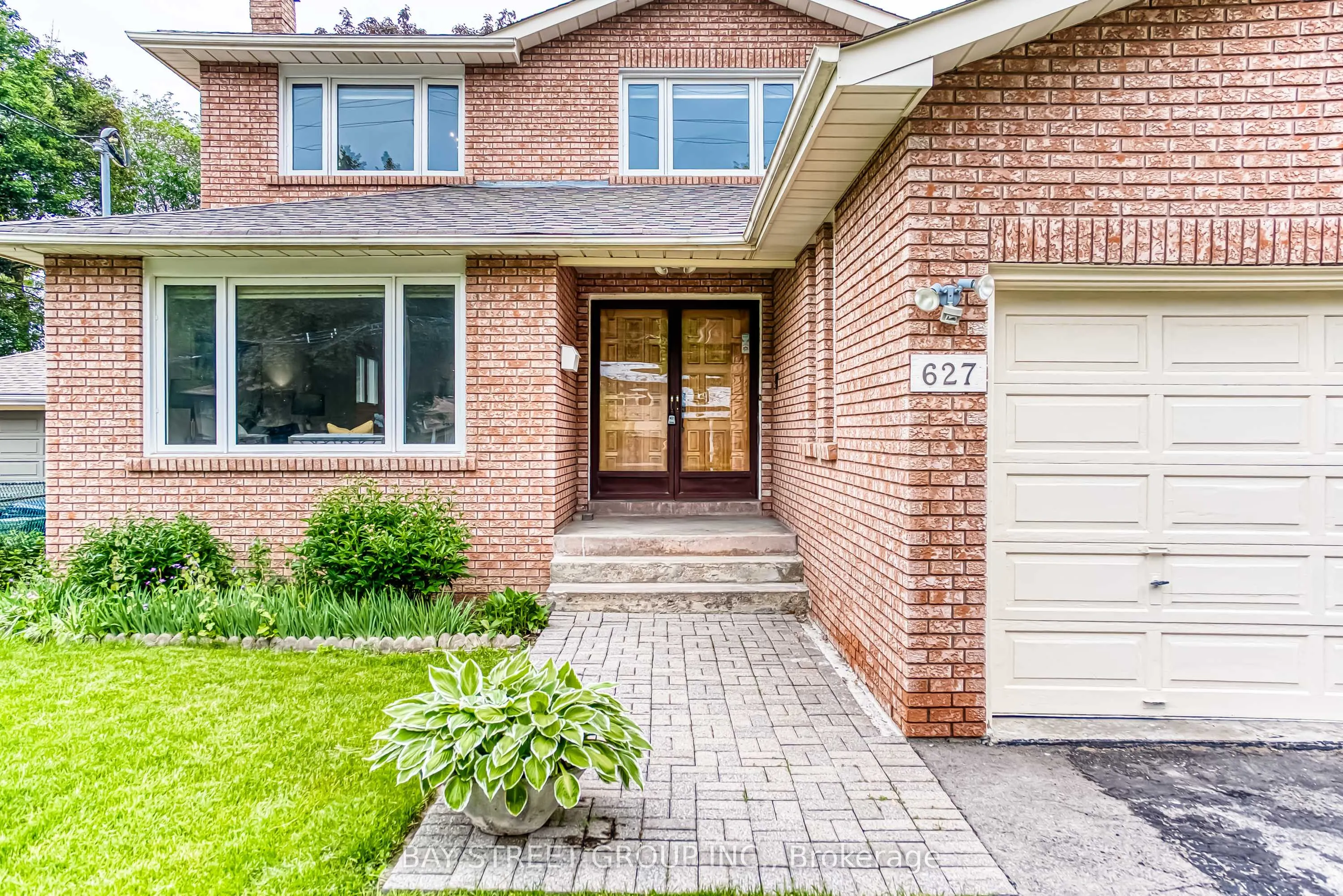 627 Conacher Drive