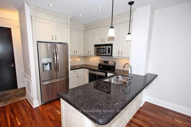 20 Burkebrook Place, #401