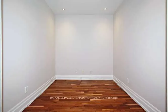 20 Burkebrook Place, #401