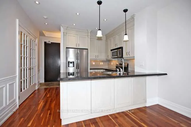 20 Burkebrook Place, #401