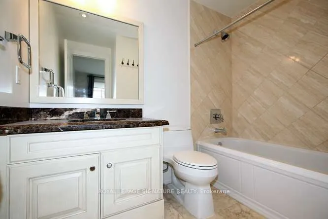 20 Burkebrook Place, #401