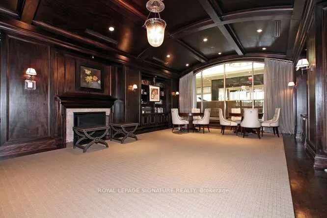 20 Burkebrook Place, #401