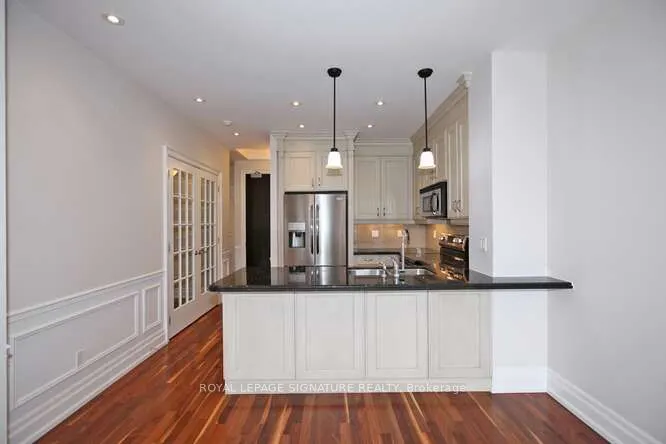 20 Burkebrook Place, #401