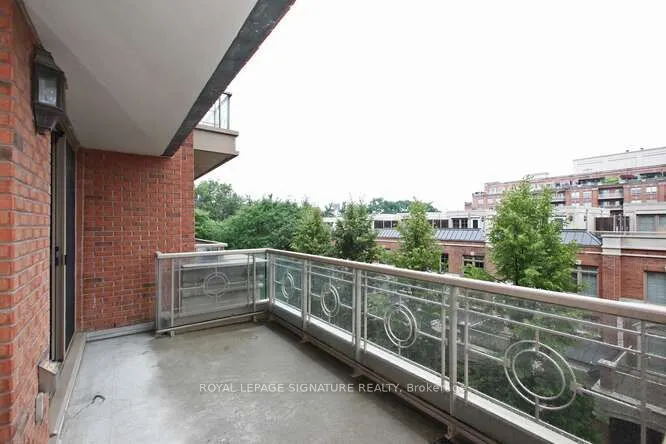 20 Burkebrook Place, #401