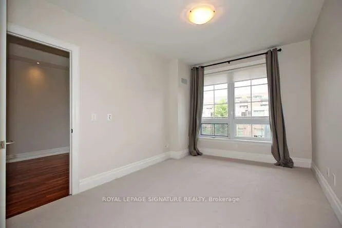 20 Burkebrook Place, #401