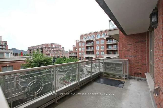 20 Burkebrook Place, #401
