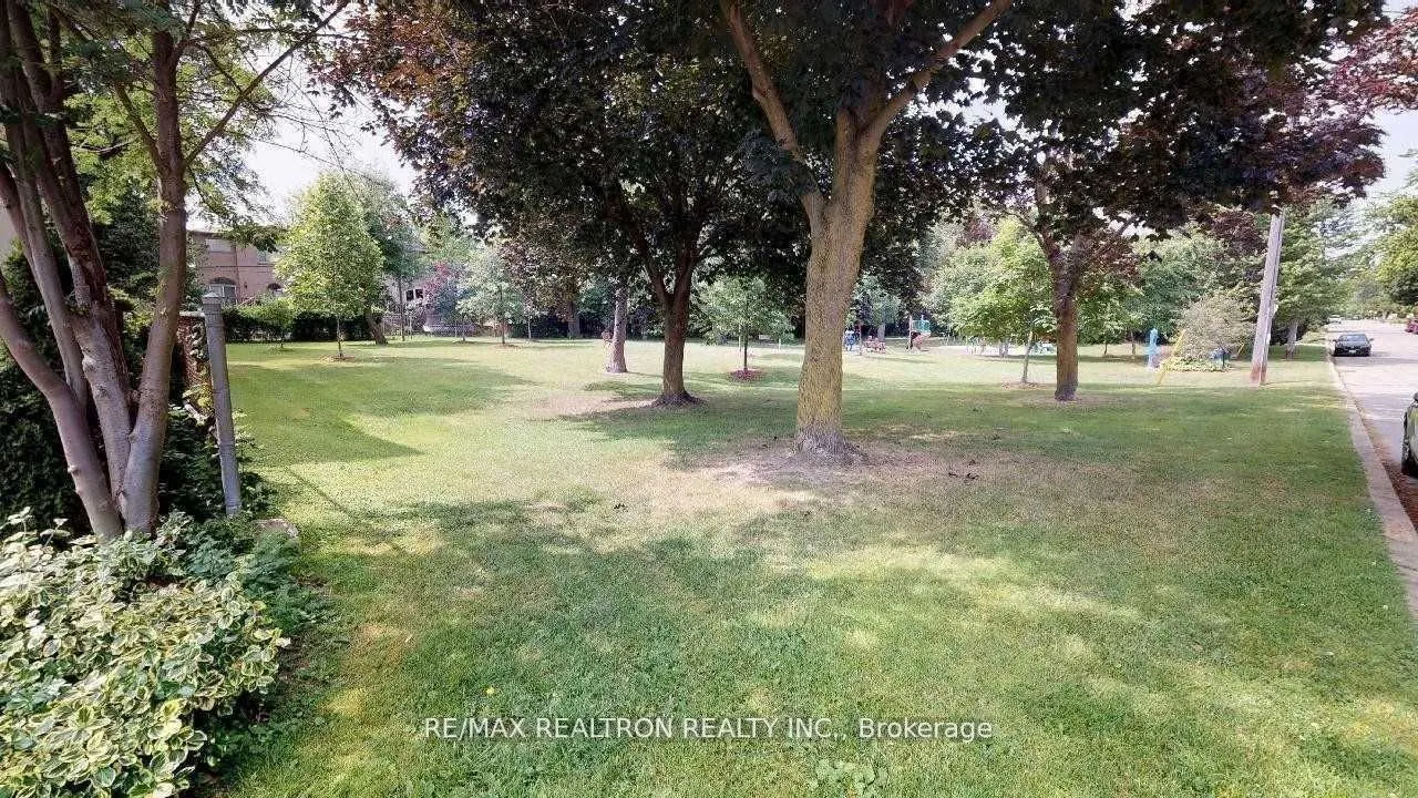 428 Bedford Park Avenue