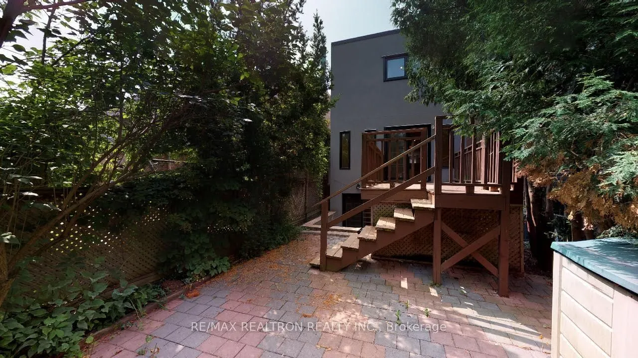428 Bedford Park Avenue