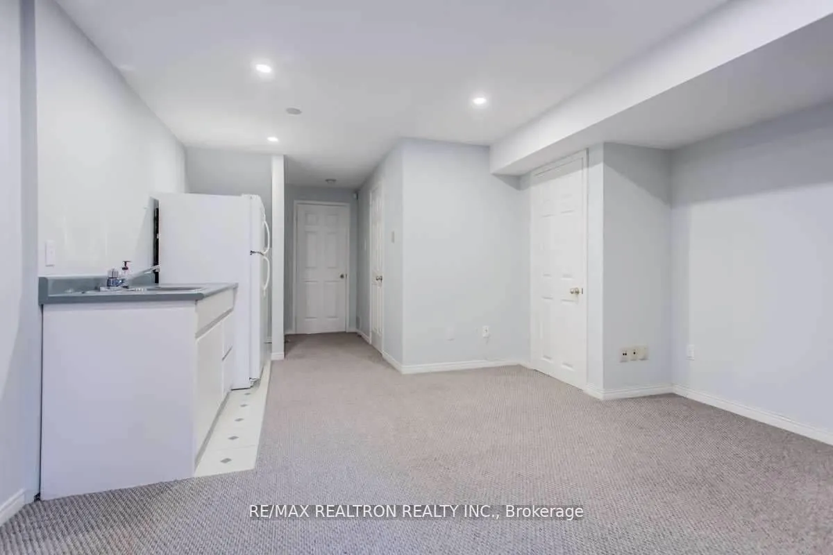 428 Bedford Park Avenue