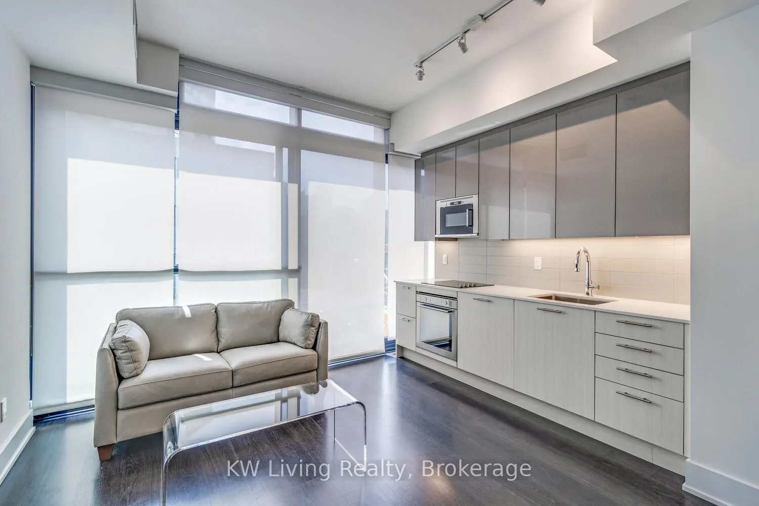 403 Church Street, #207