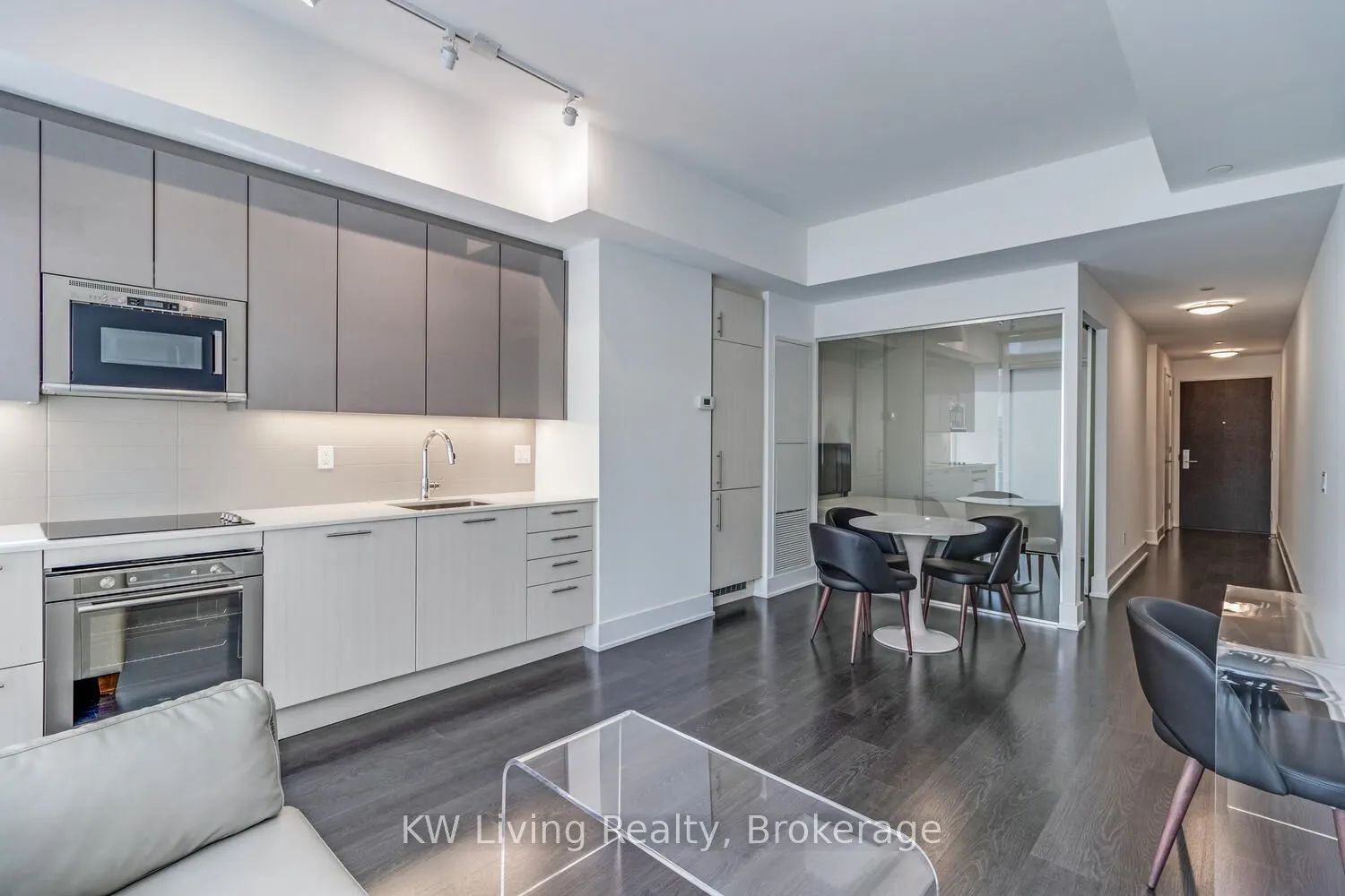 403 Church Street, #207