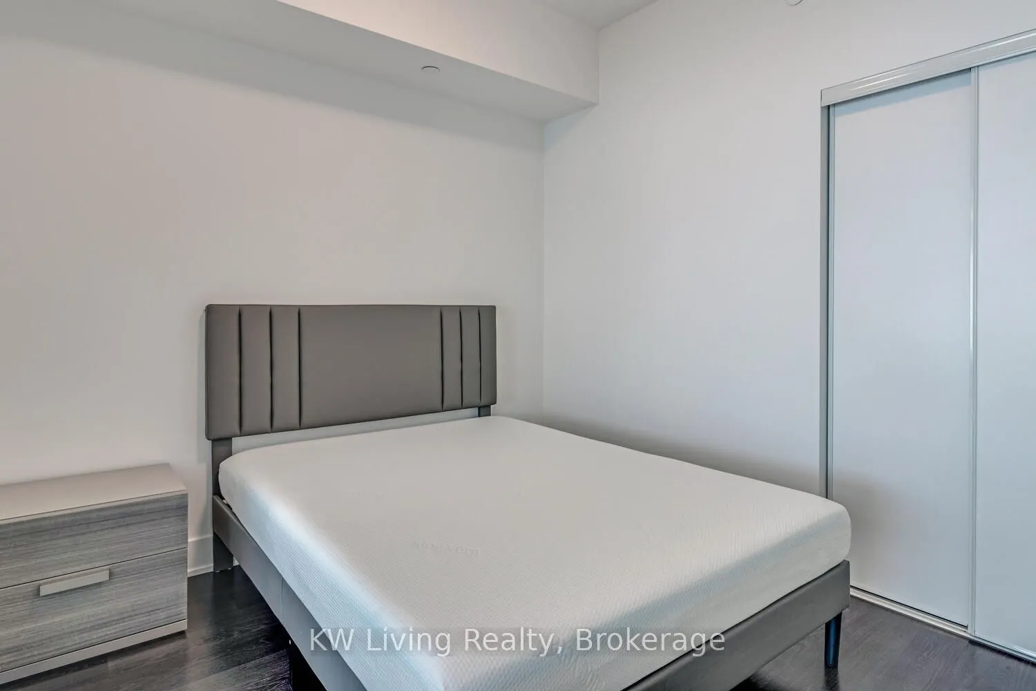 403 Church Street, #207
