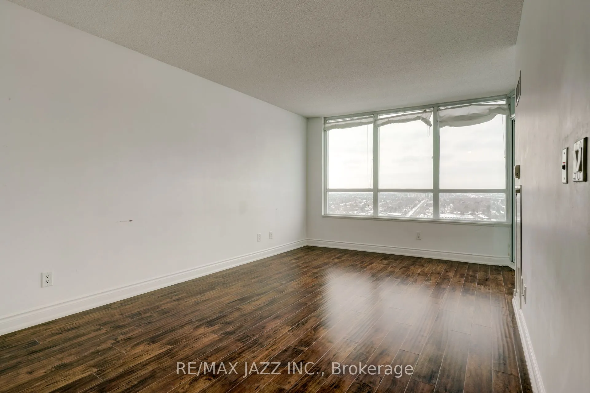 15 Greenview Avenue, #1908
