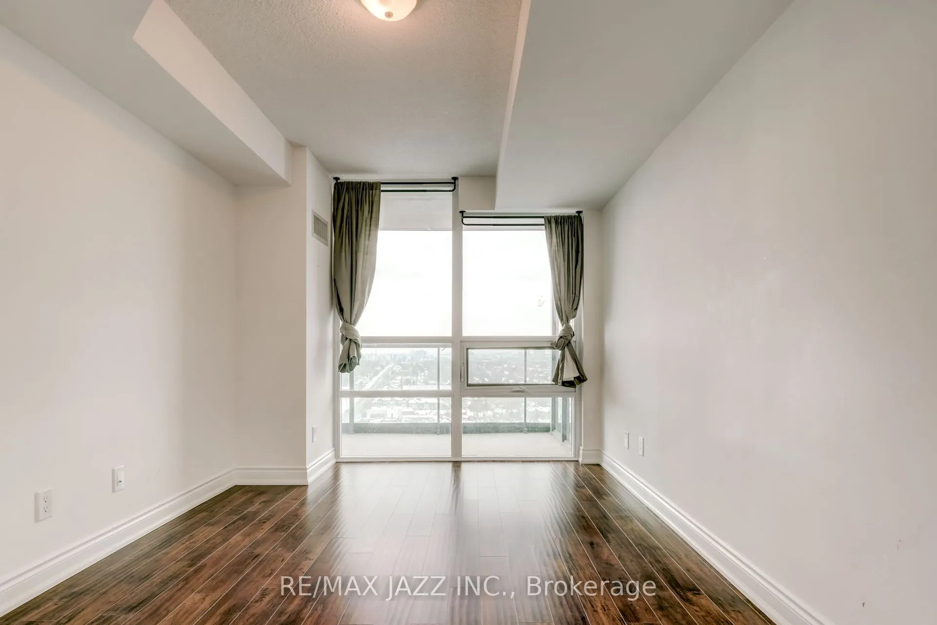 15 Greenview Avenue, #1908
