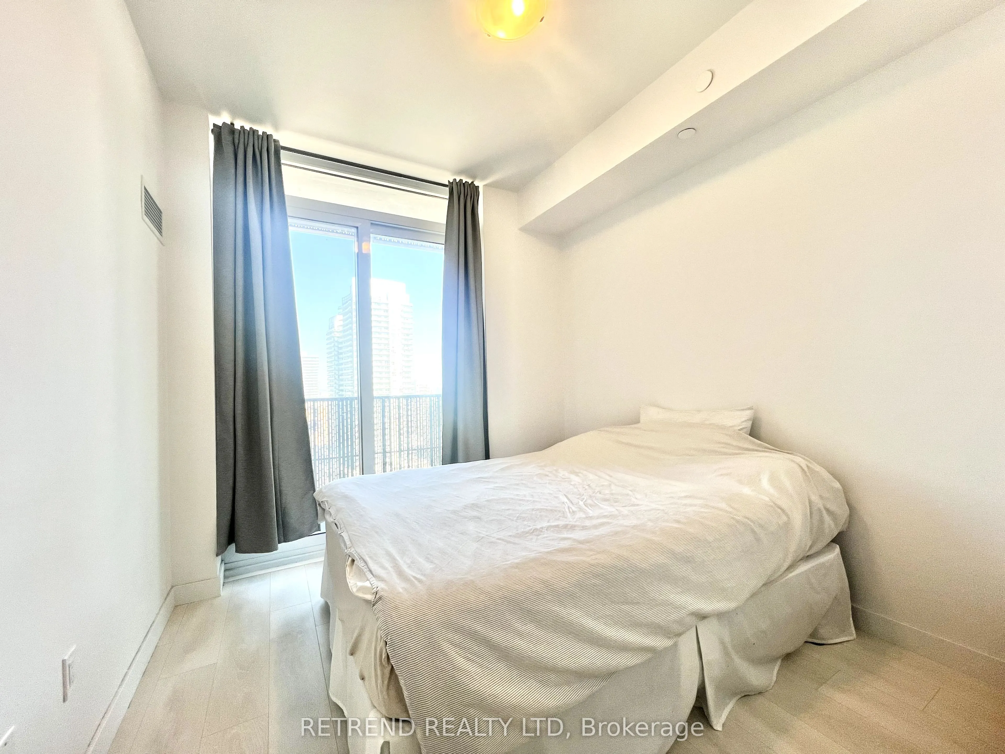 8 Eglinton Avenue E, #1810