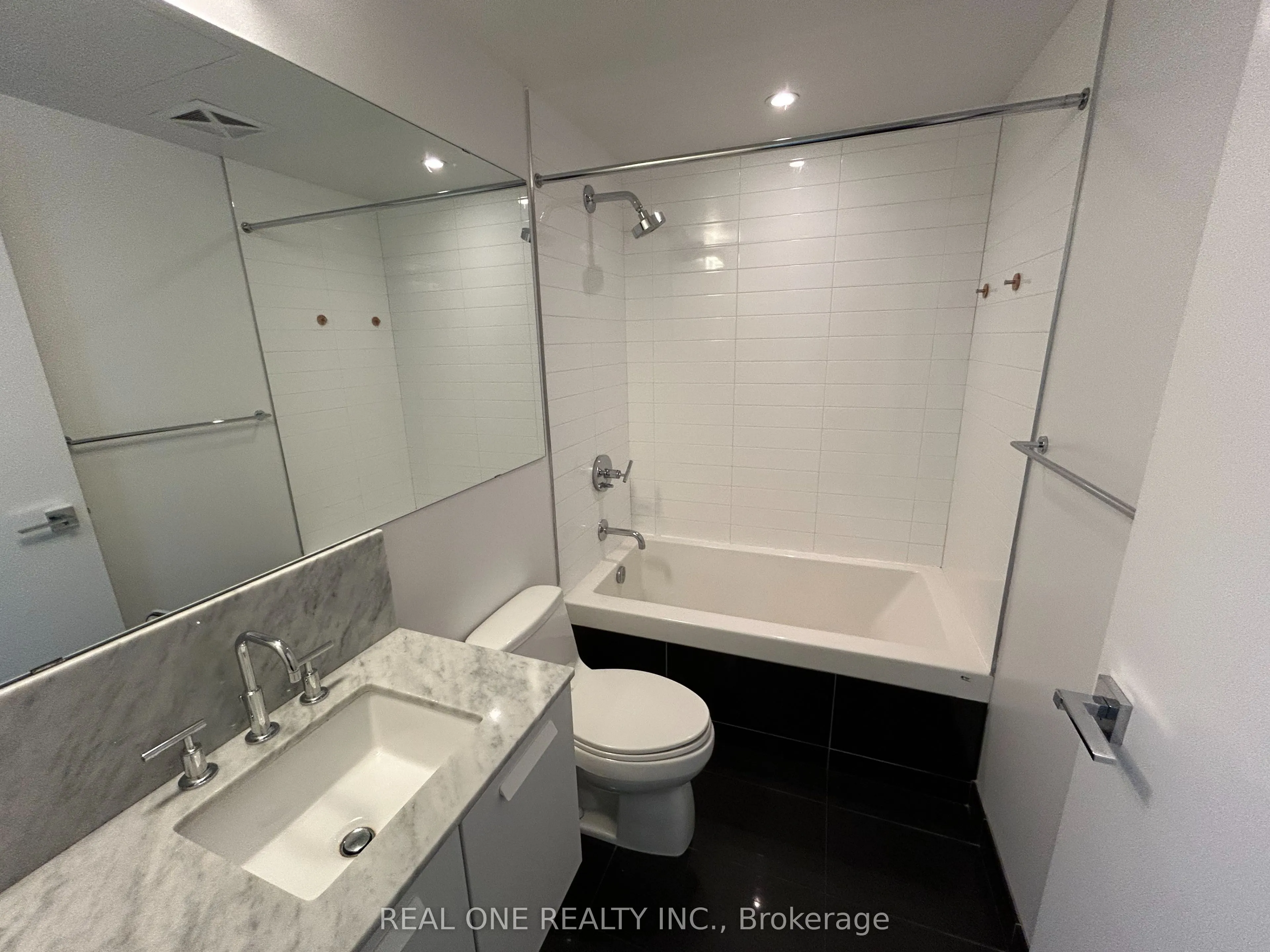 42 Charles Street E, #4108