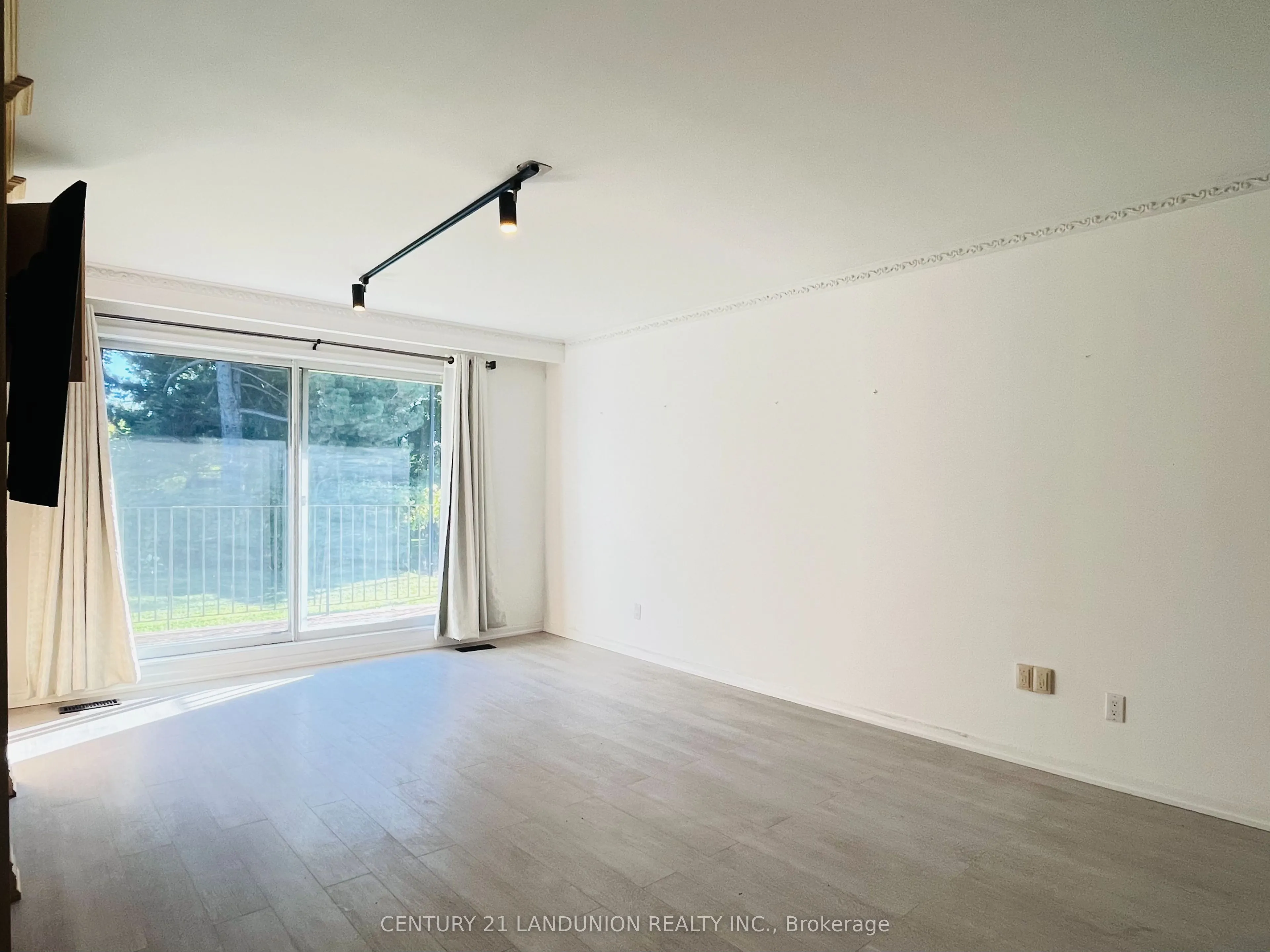 1 Caldy Court, #Unit 1