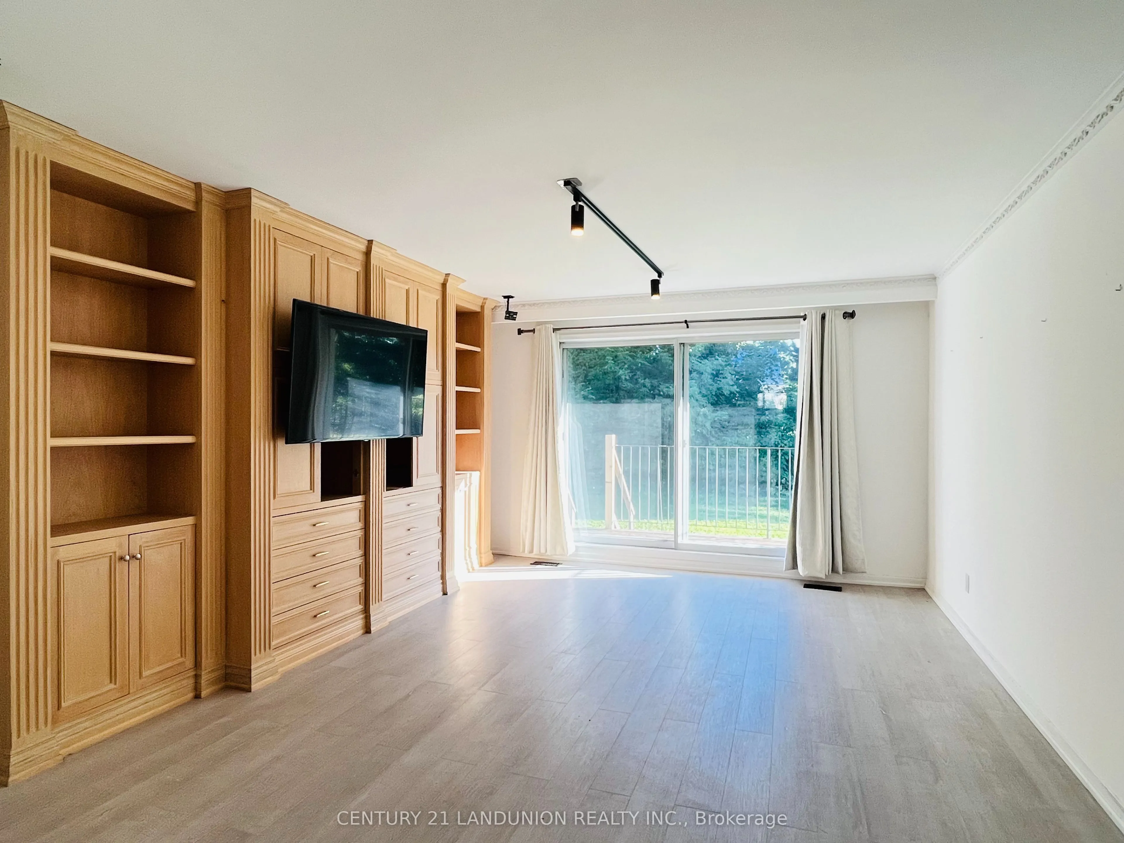 1 Caldy Court, #Unit 1