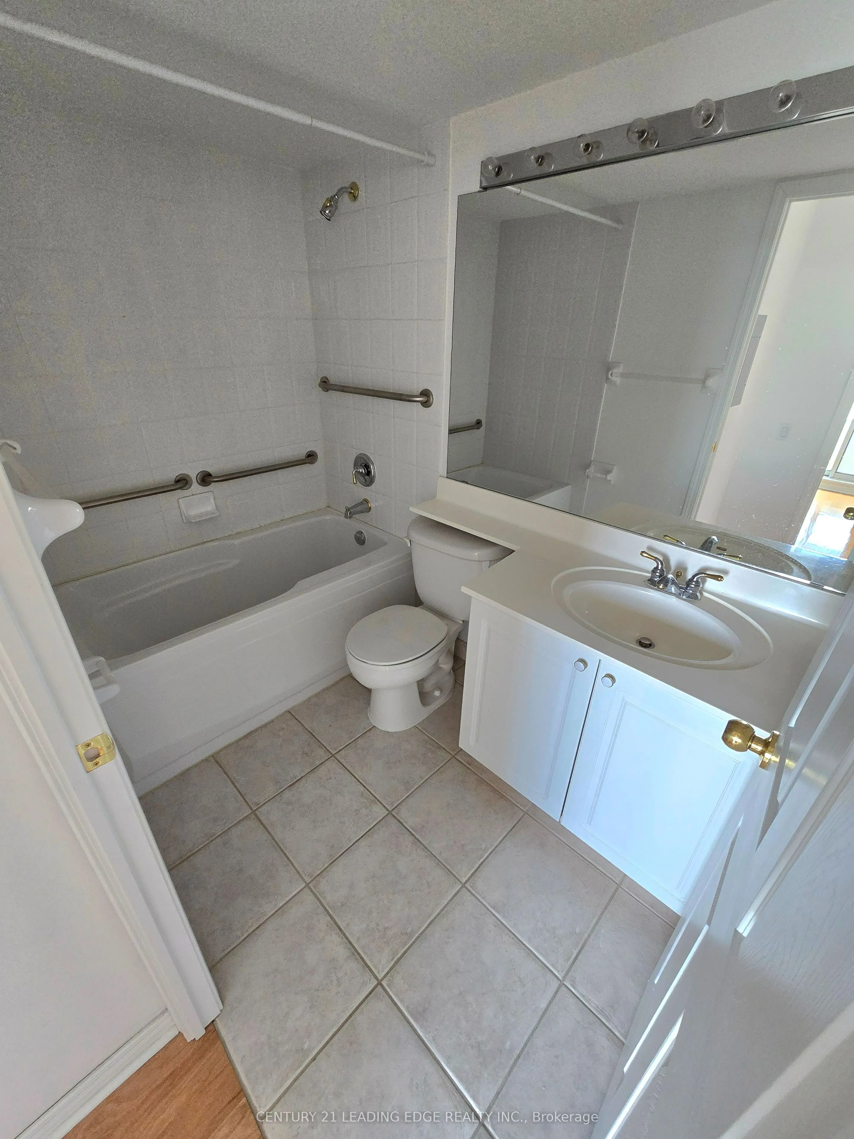 8 Hillcrest Avenue, #703