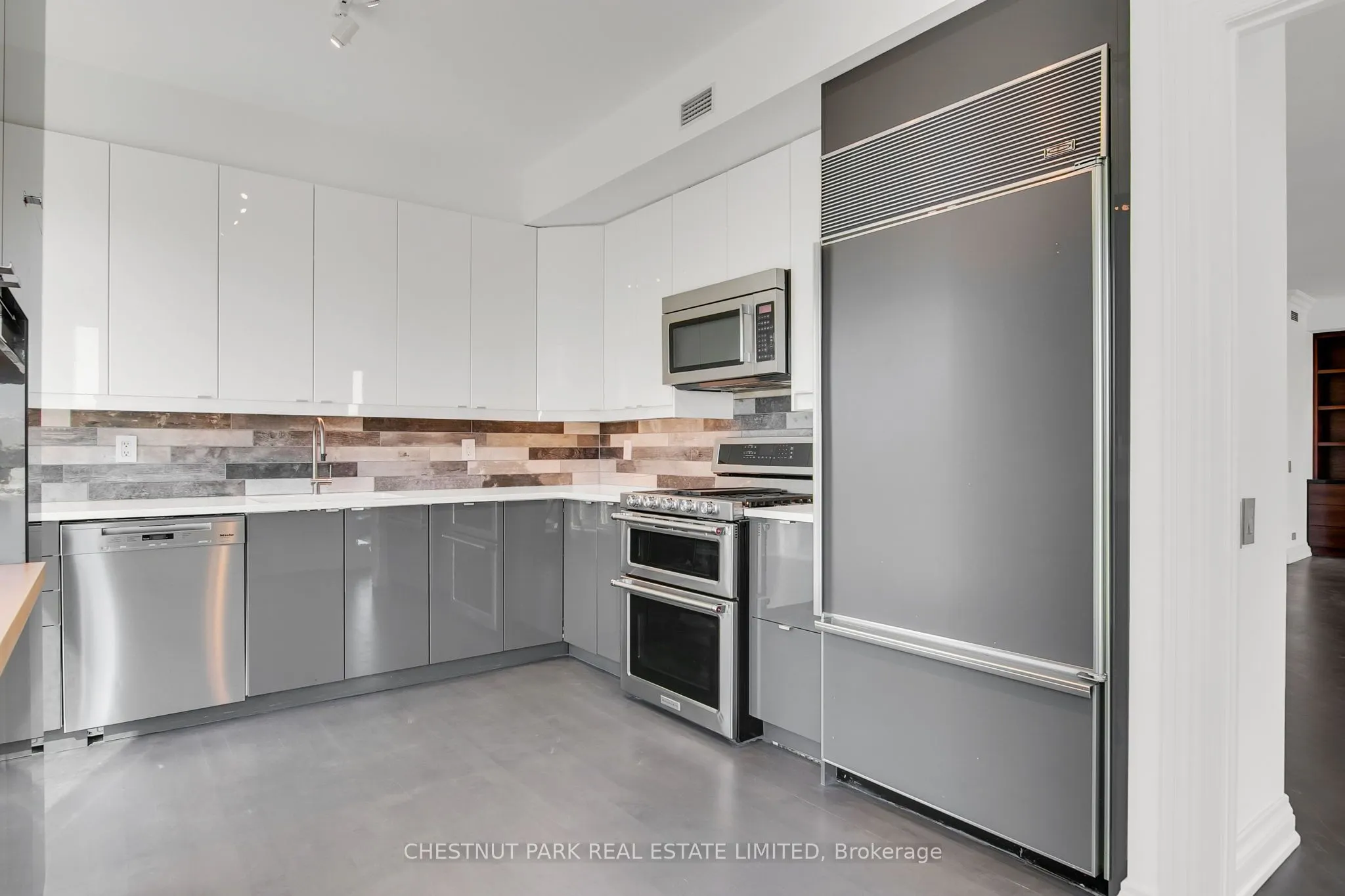 38 Avenue Road, #1902