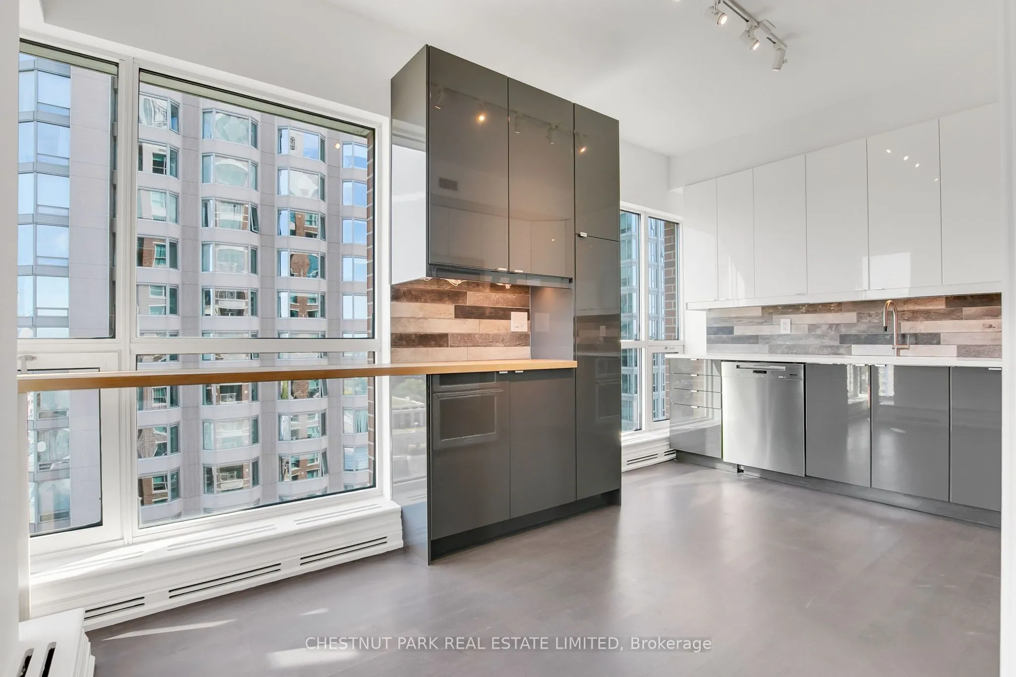 38 Avenue Road, #1902