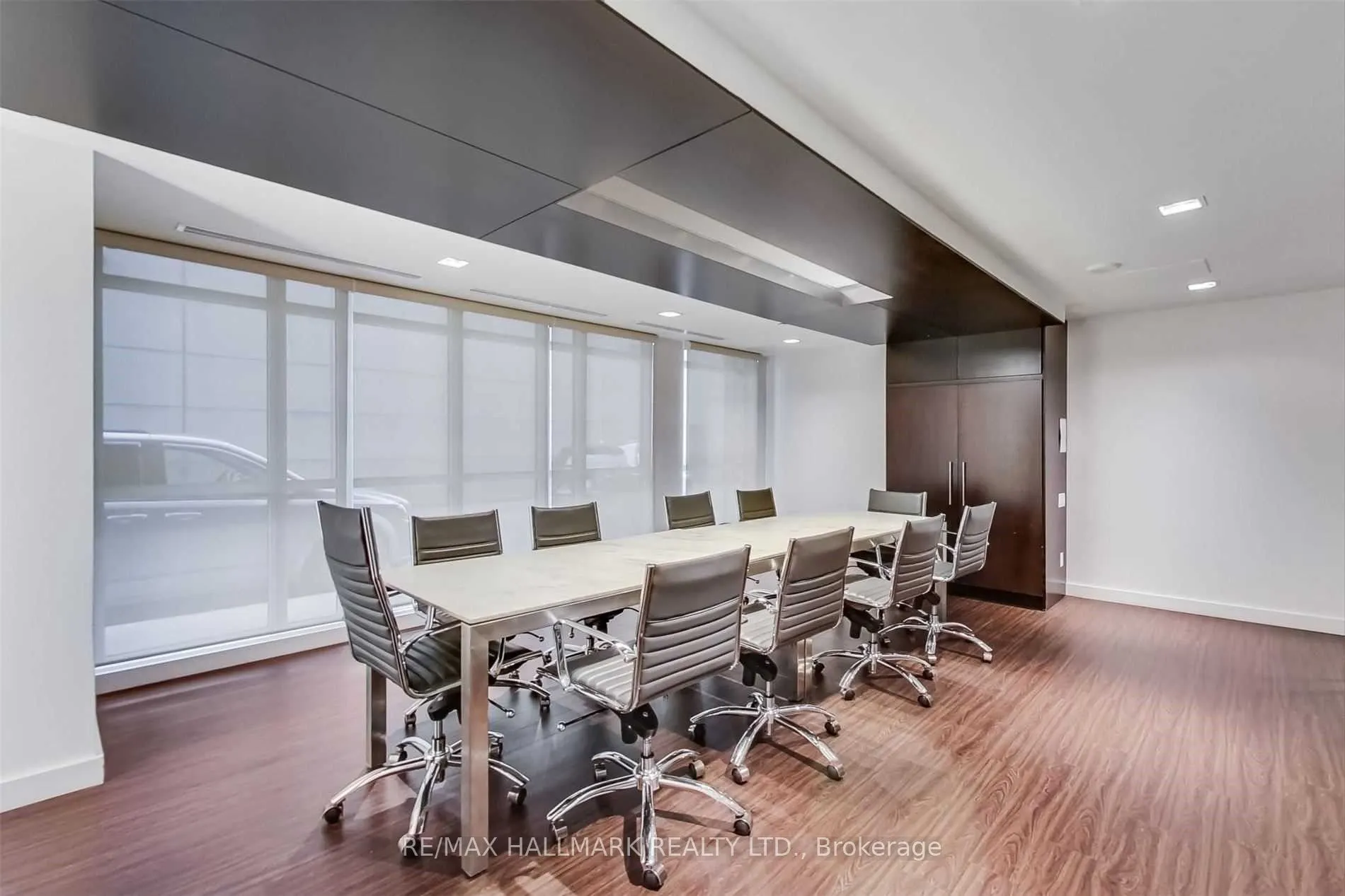 5 Hanna Avenue, #403