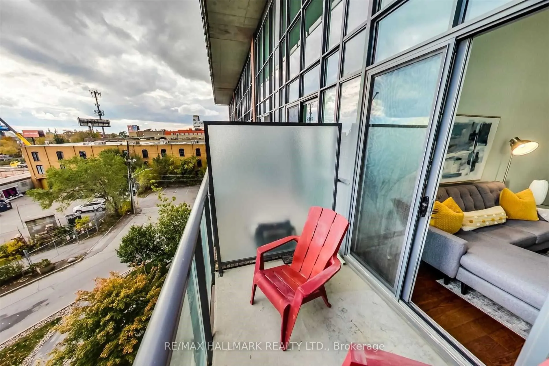 5 Hanna Avenue, #403