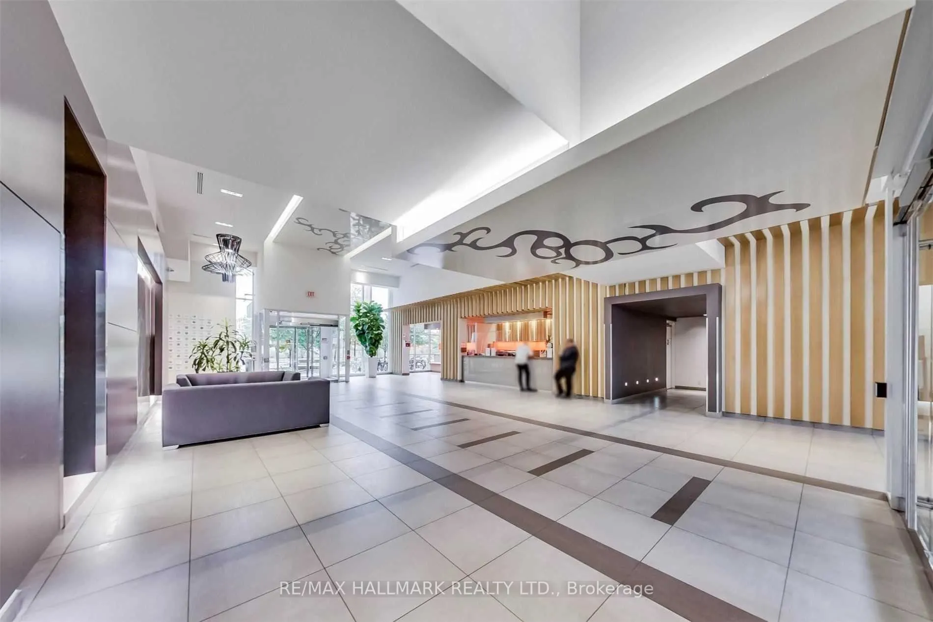 5 Hanna Avenue, #403