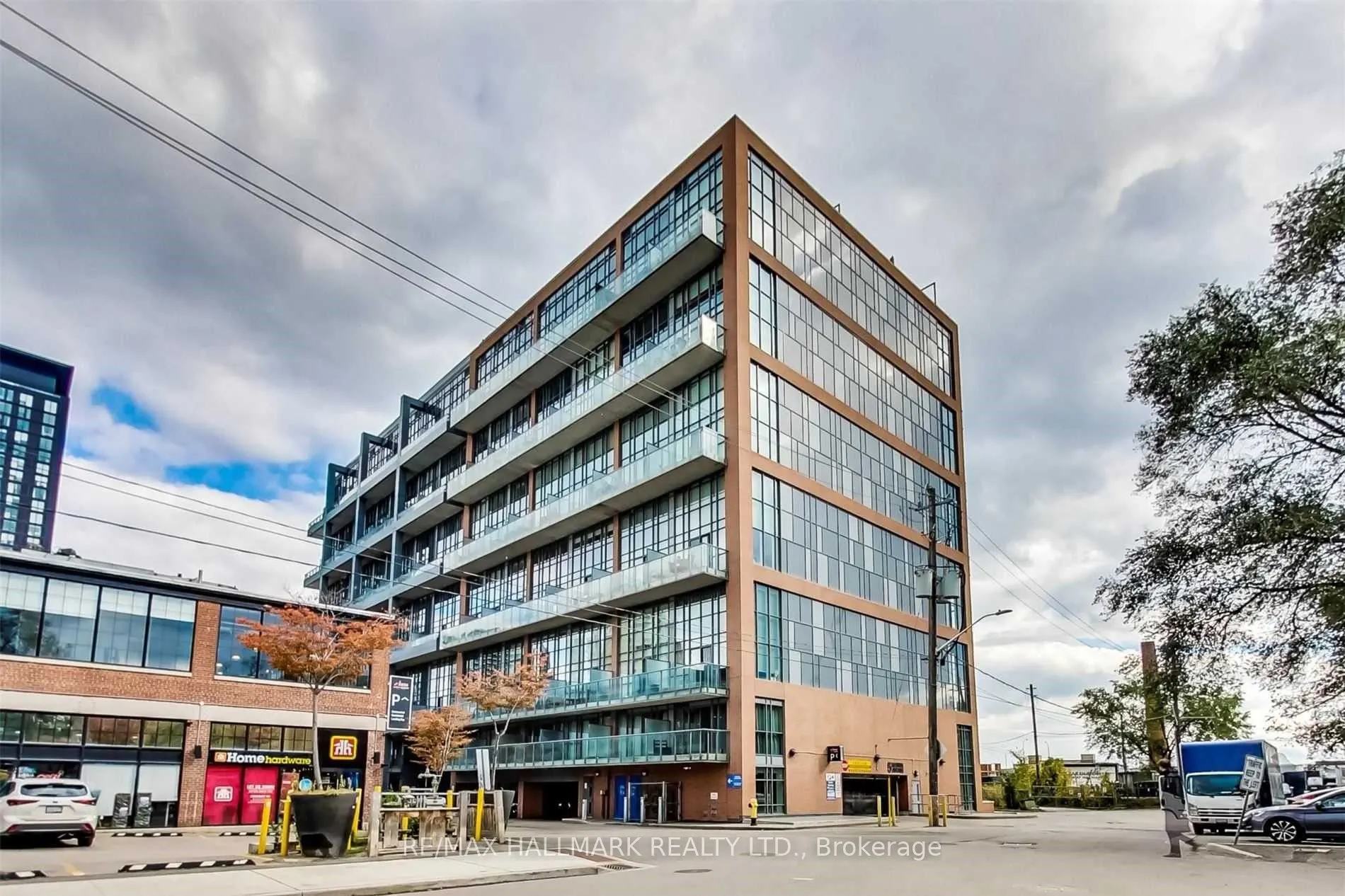 5 Hanna Avenue, #403