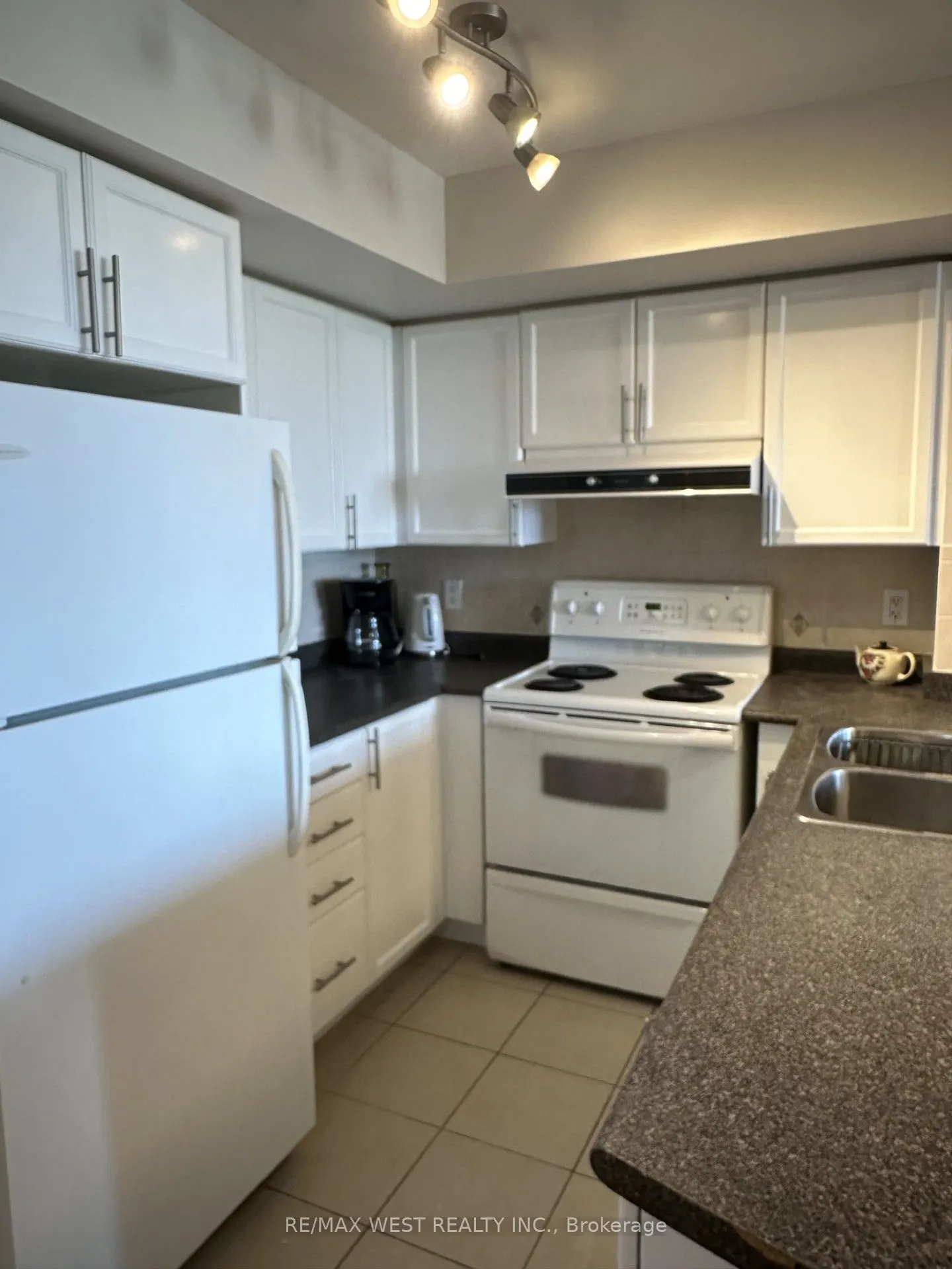 17 Barberry Place, #2015