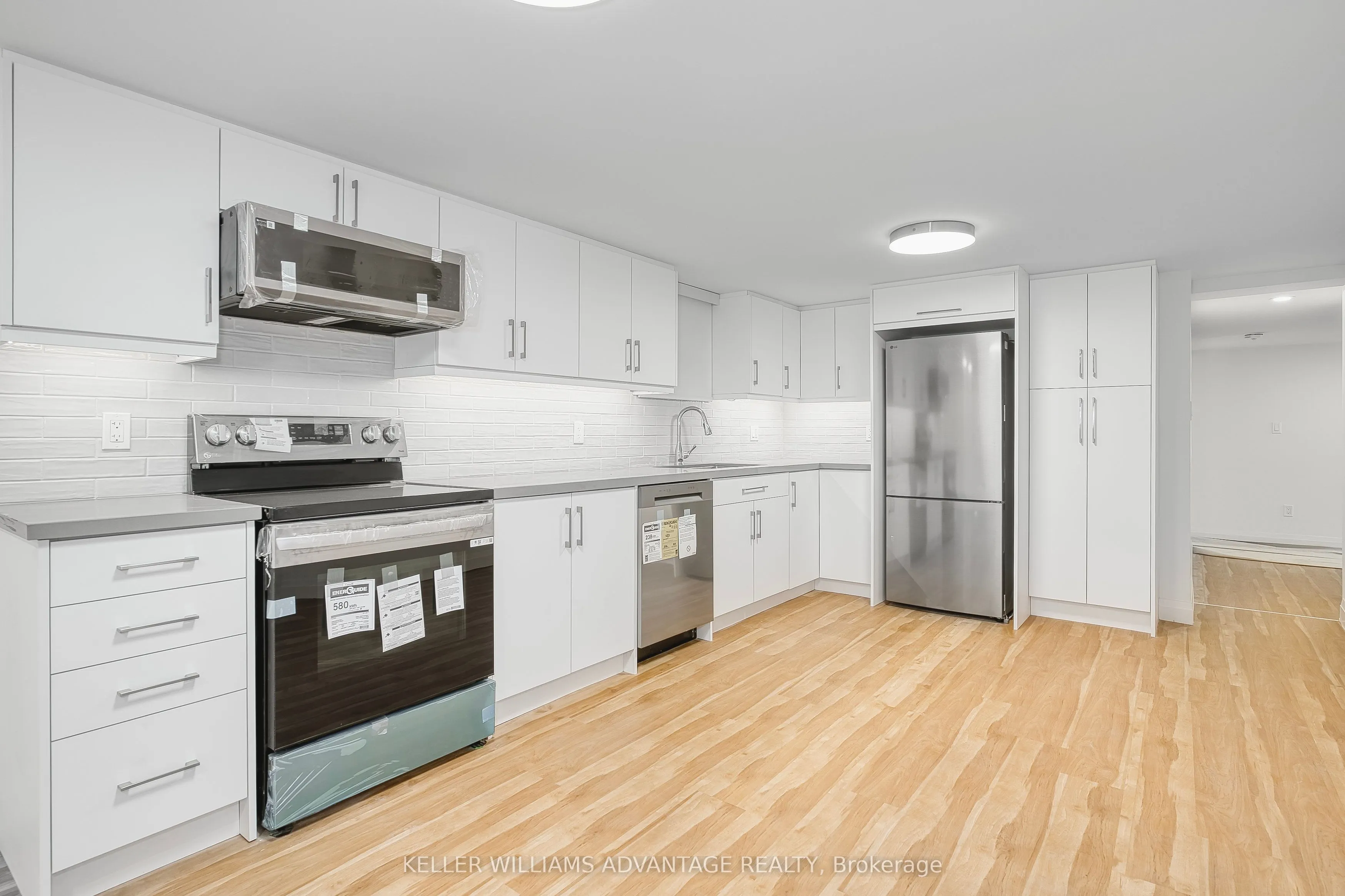 42 Delaware Avenue S, #LOWER