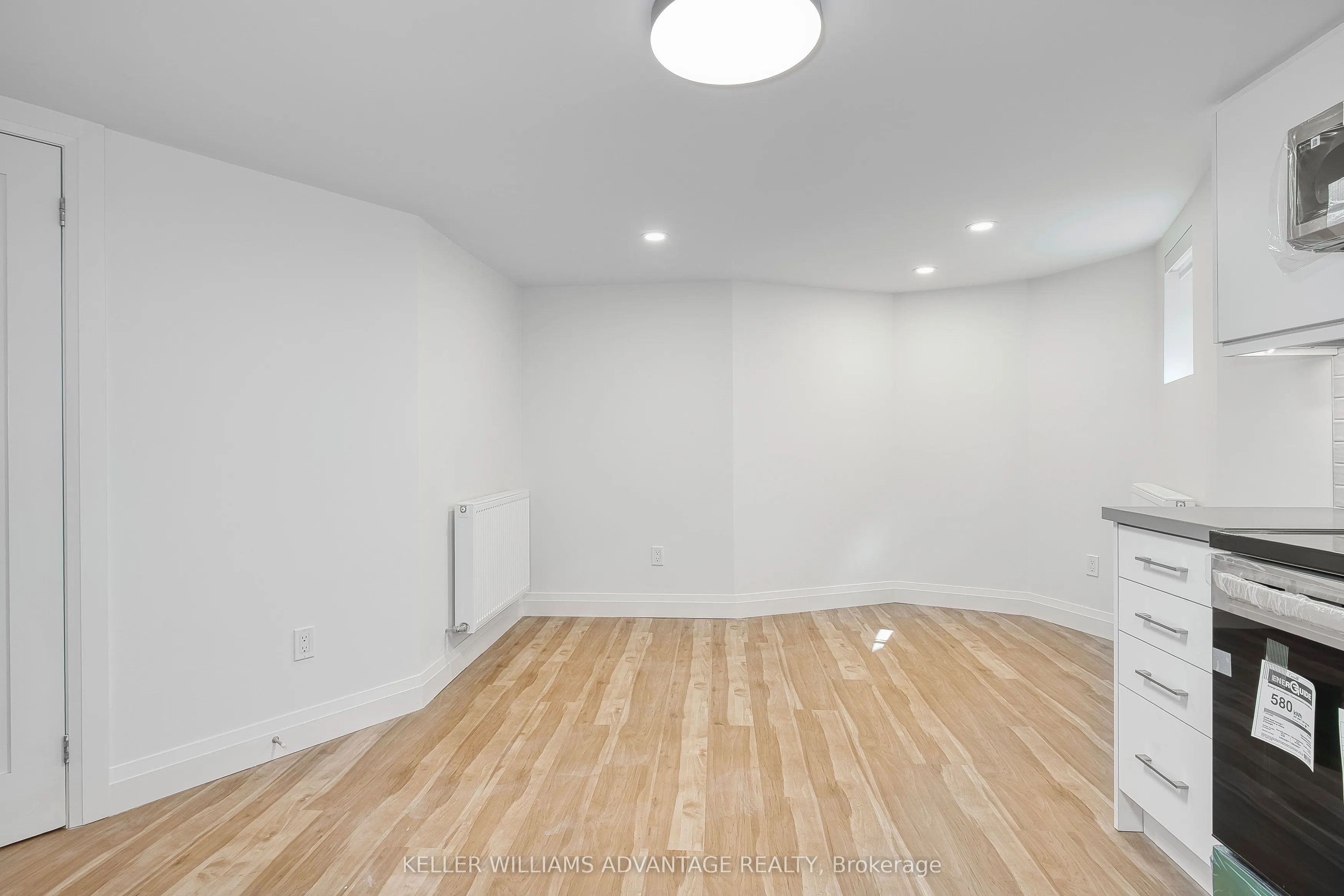 42 Delaware Avenue S, #LOWER