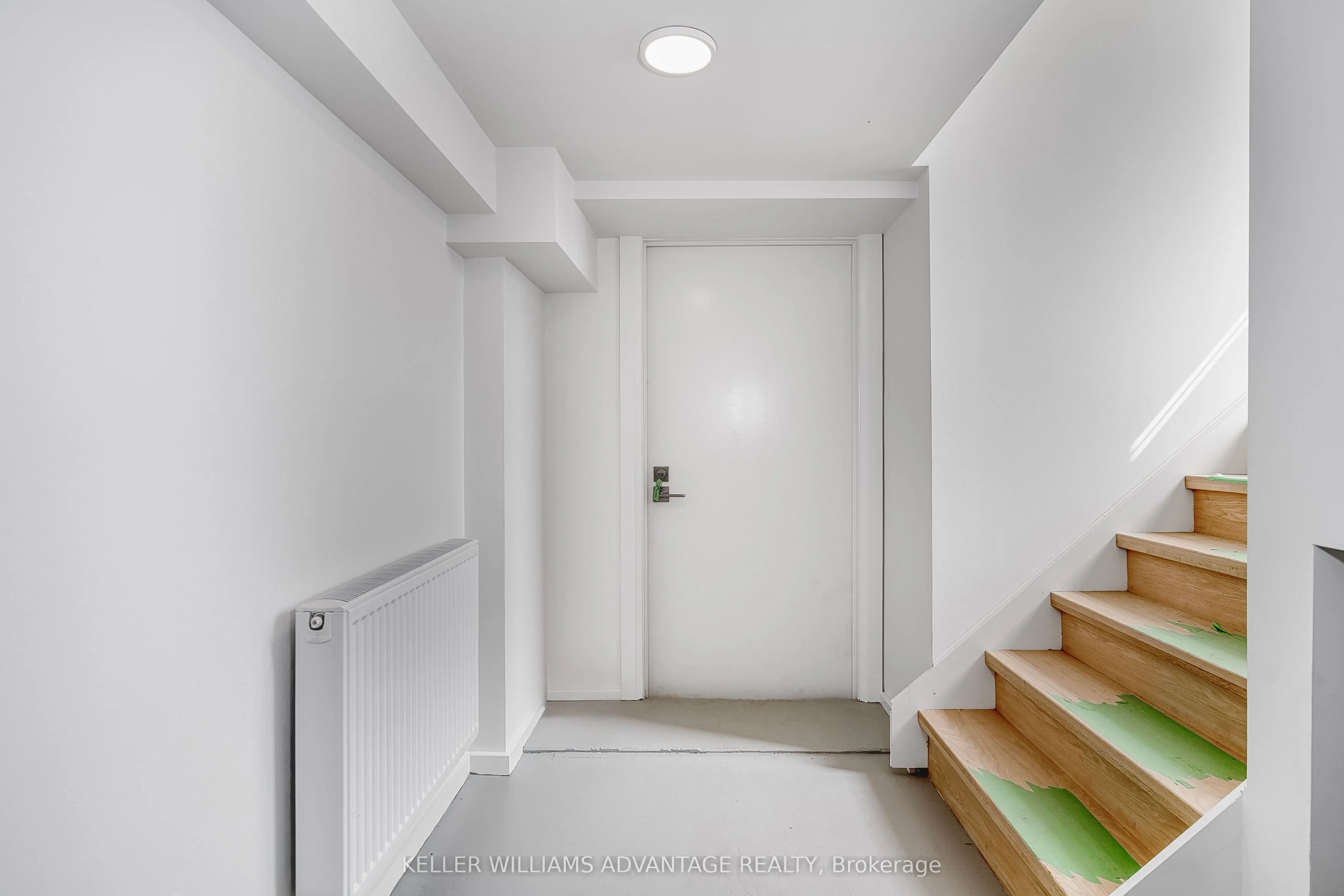 42 Delaware Avenue S, #LOWER