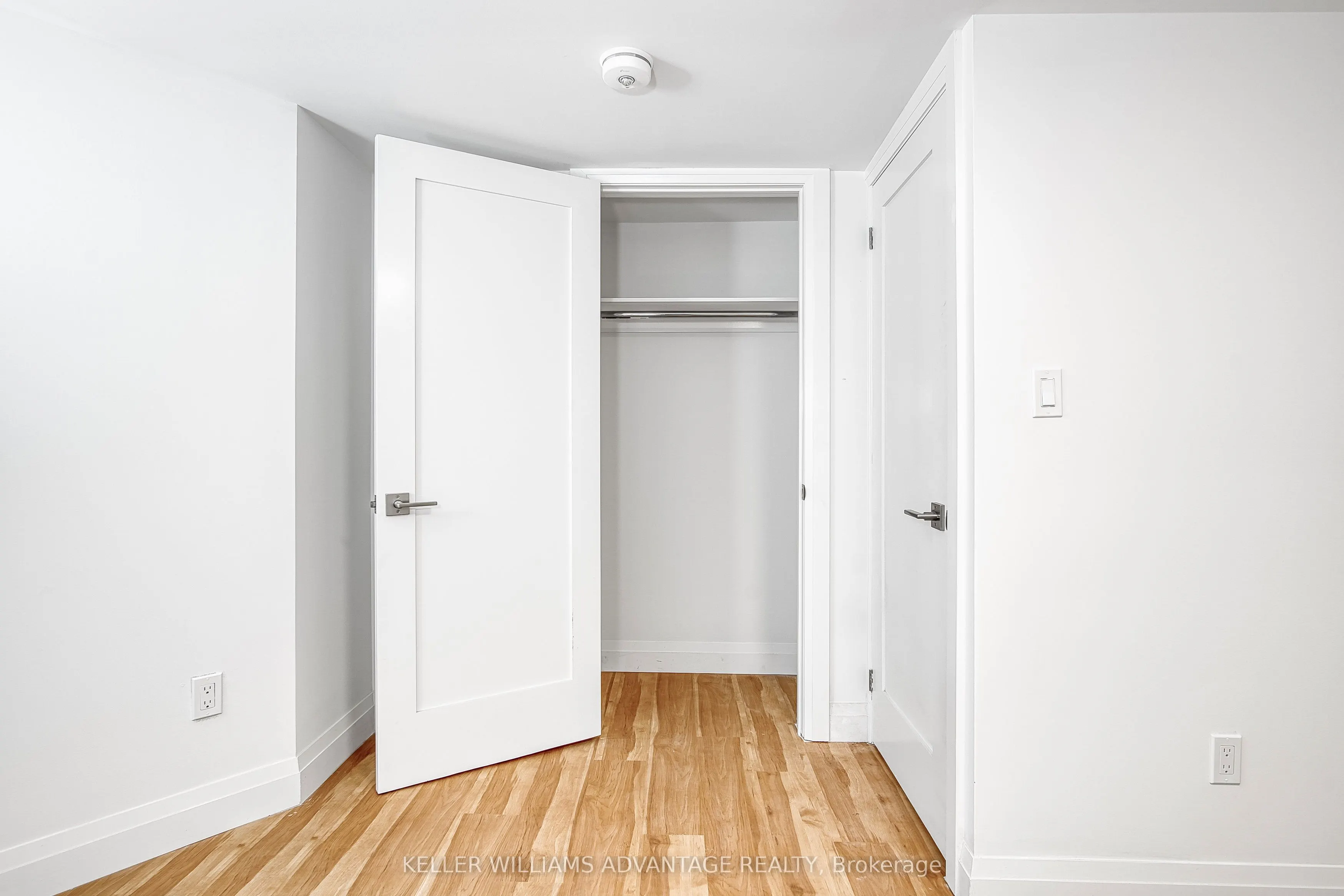 42 Delaware Avenue S, #LOWER