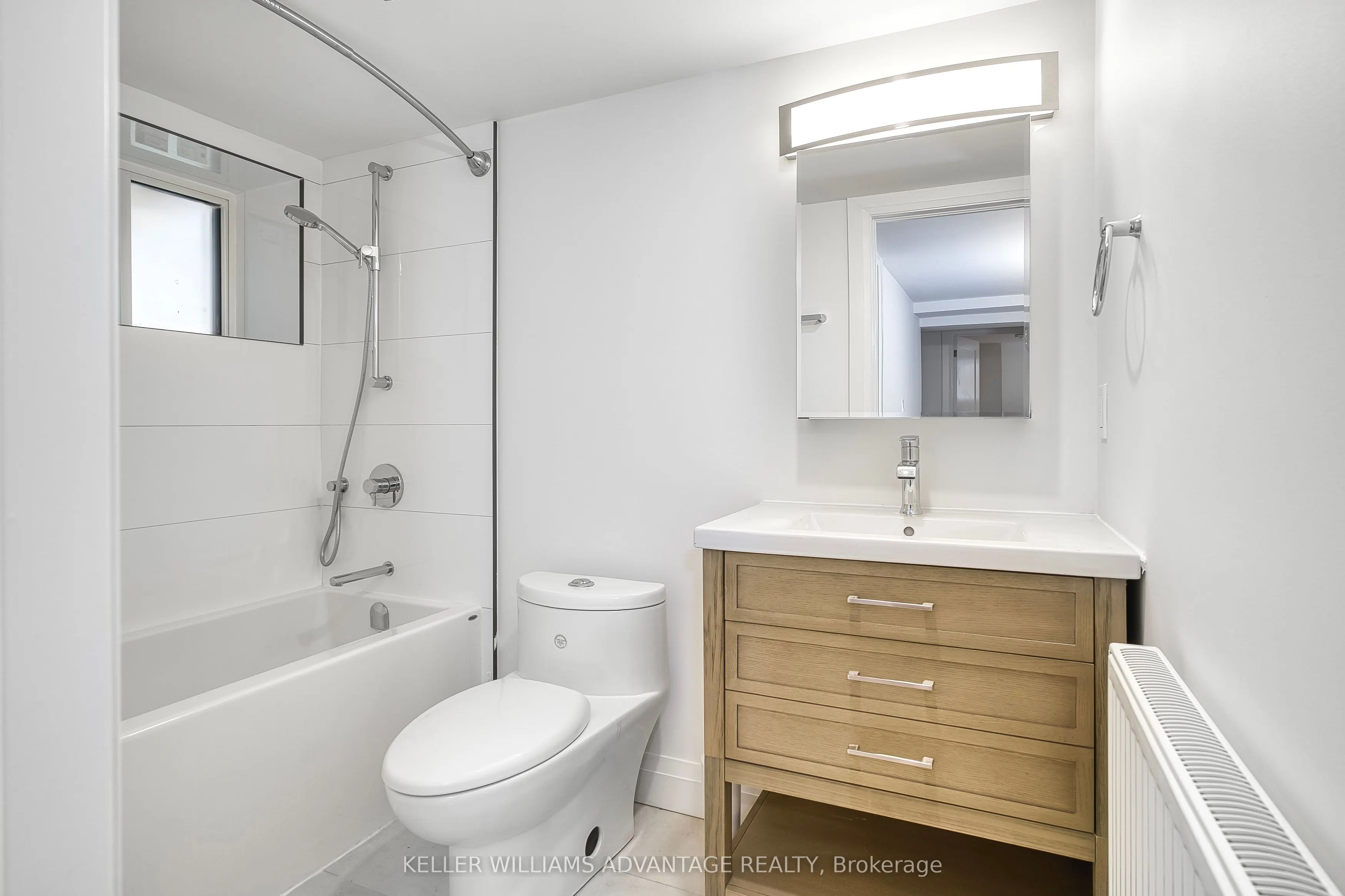 42 Delaware Avenue S, #LOWER