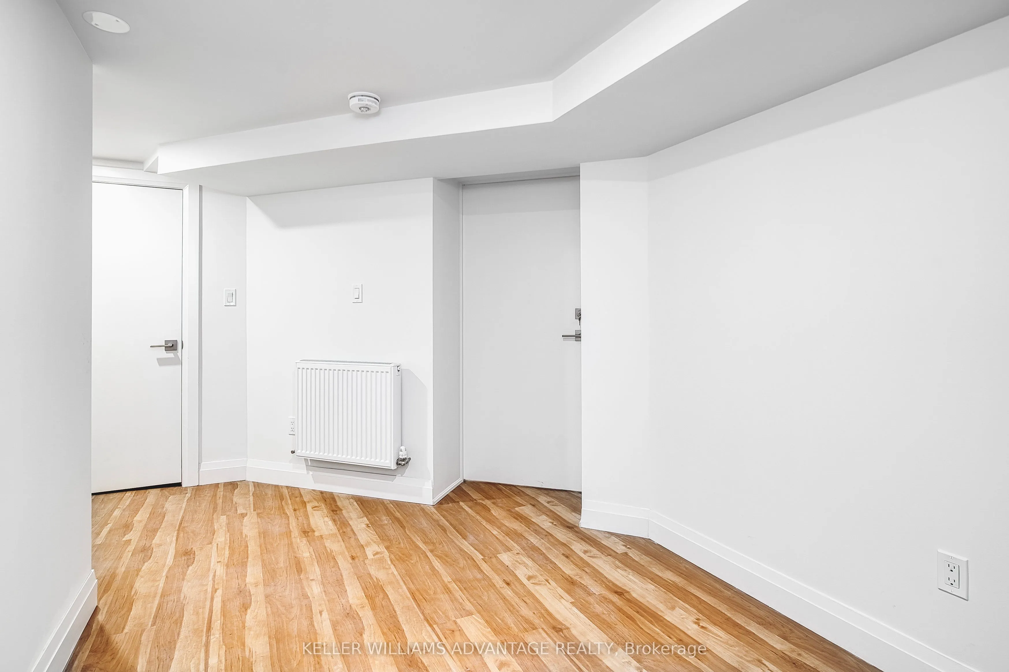 42 Delaware Avenue S, #LOWER