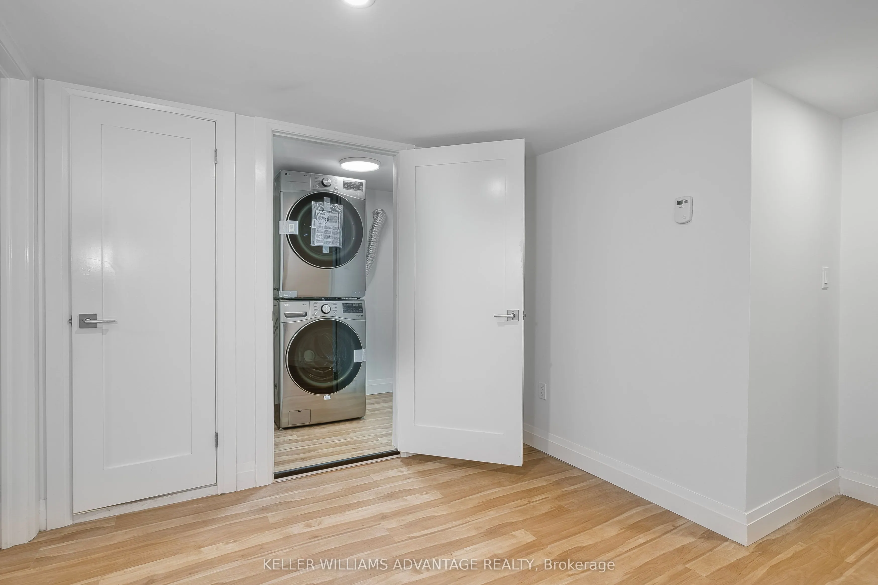 42 Delaware Avenue S, #LOWER