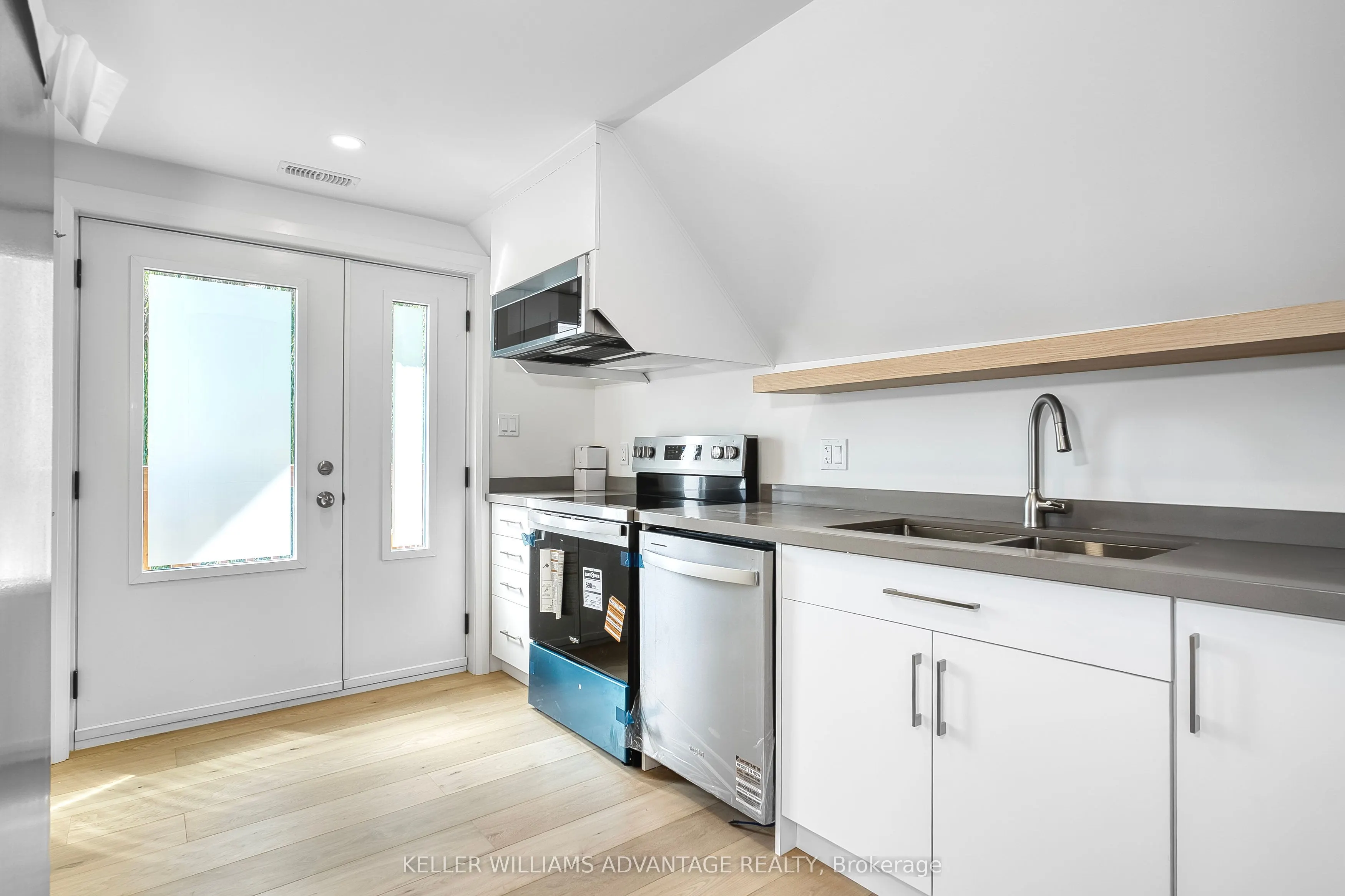 42 Delaware Avenue, #3rd Floor