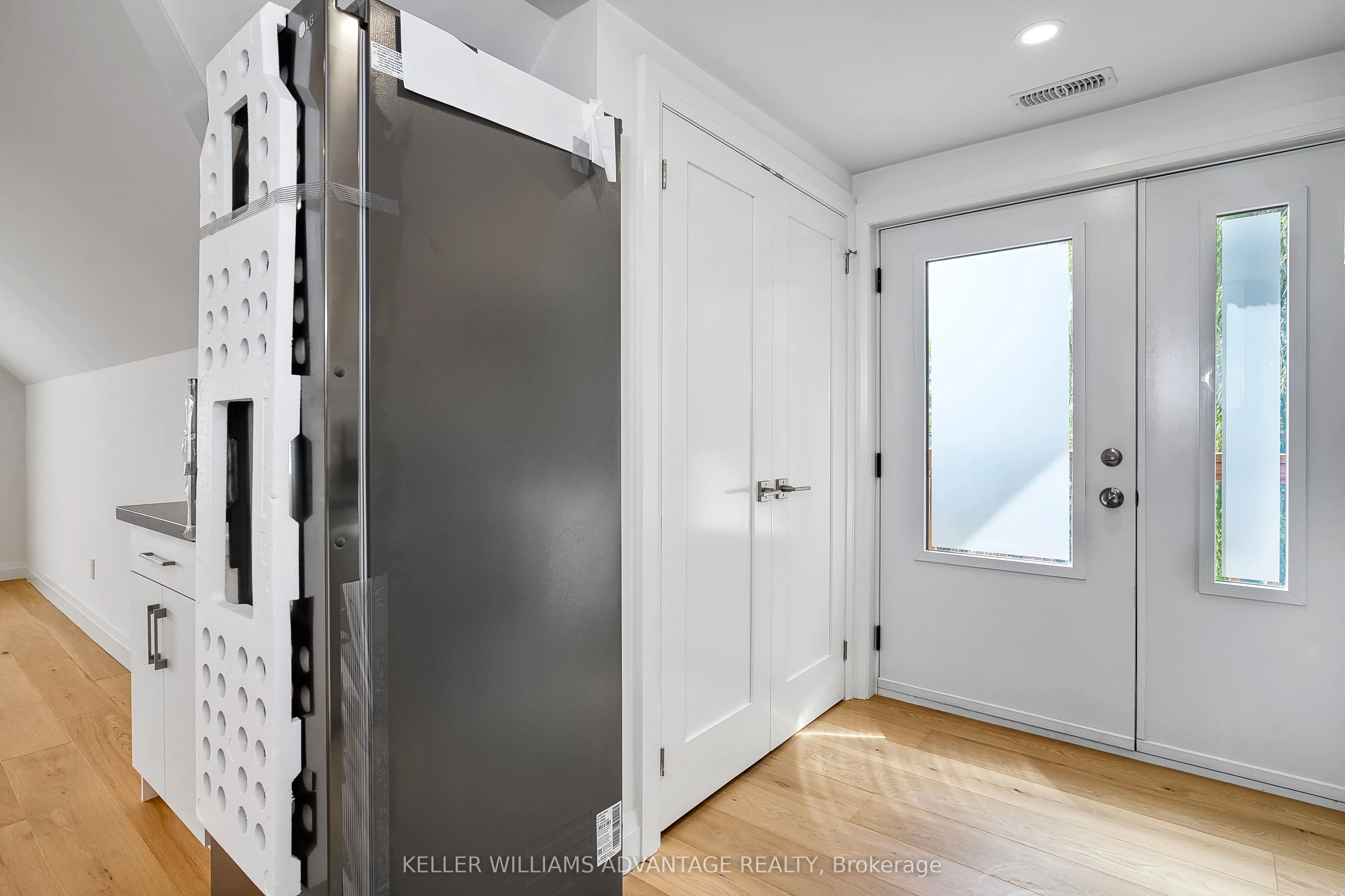 42 Delaware Avenue, #3rd Floor