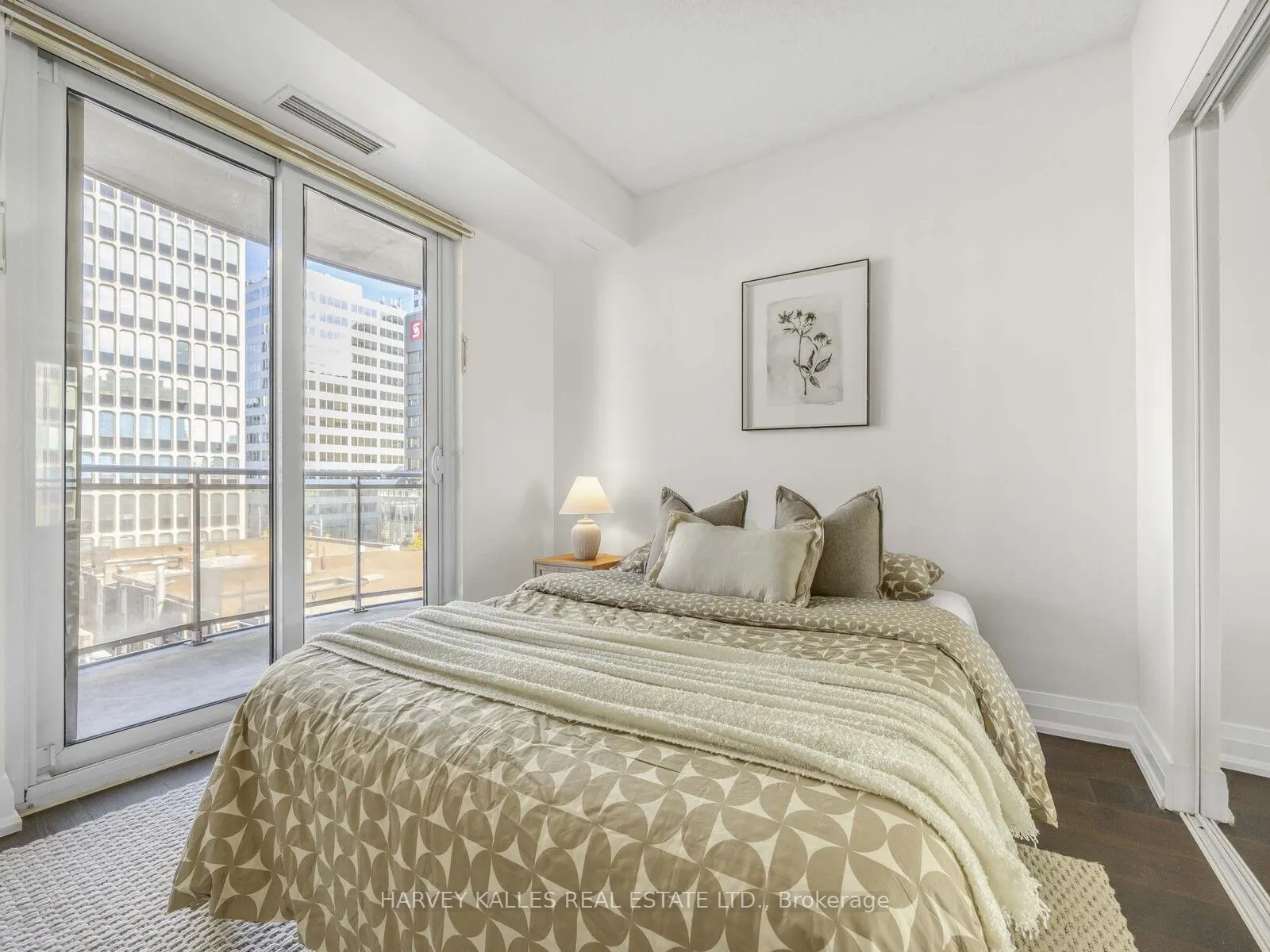 1430 Yonge Street, #606