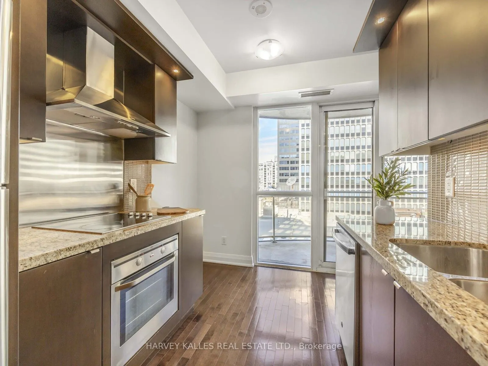 1430 Yonge Street, #606