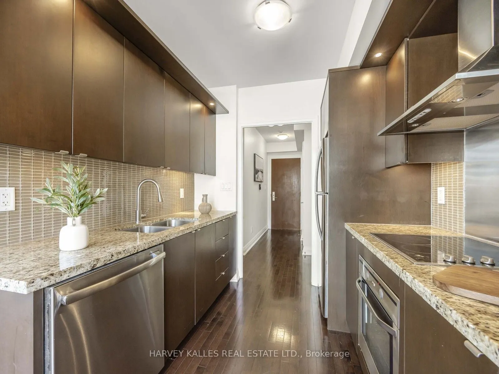 1430 Yonge Street, #606