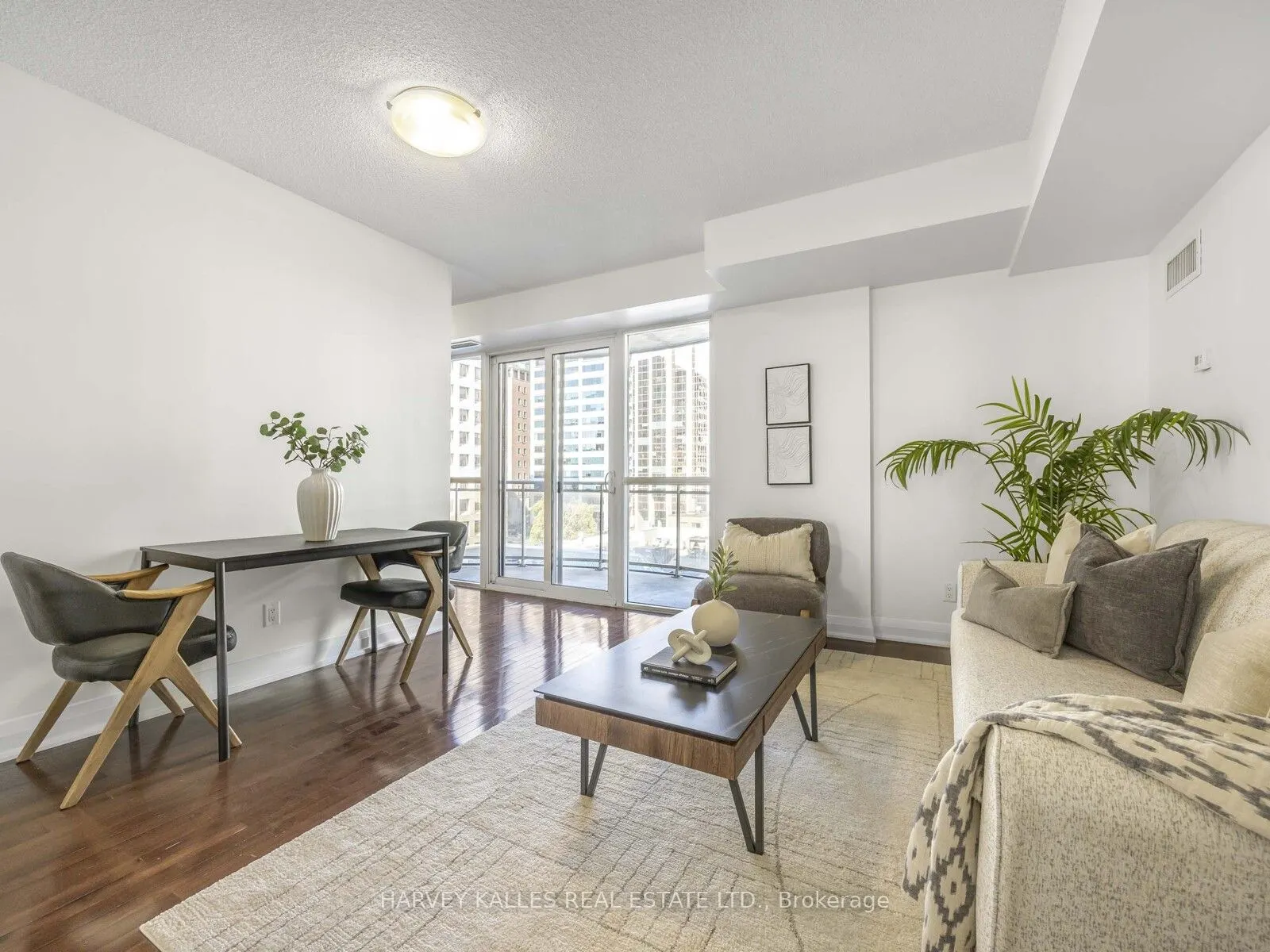 1430 Yonge Street, #606