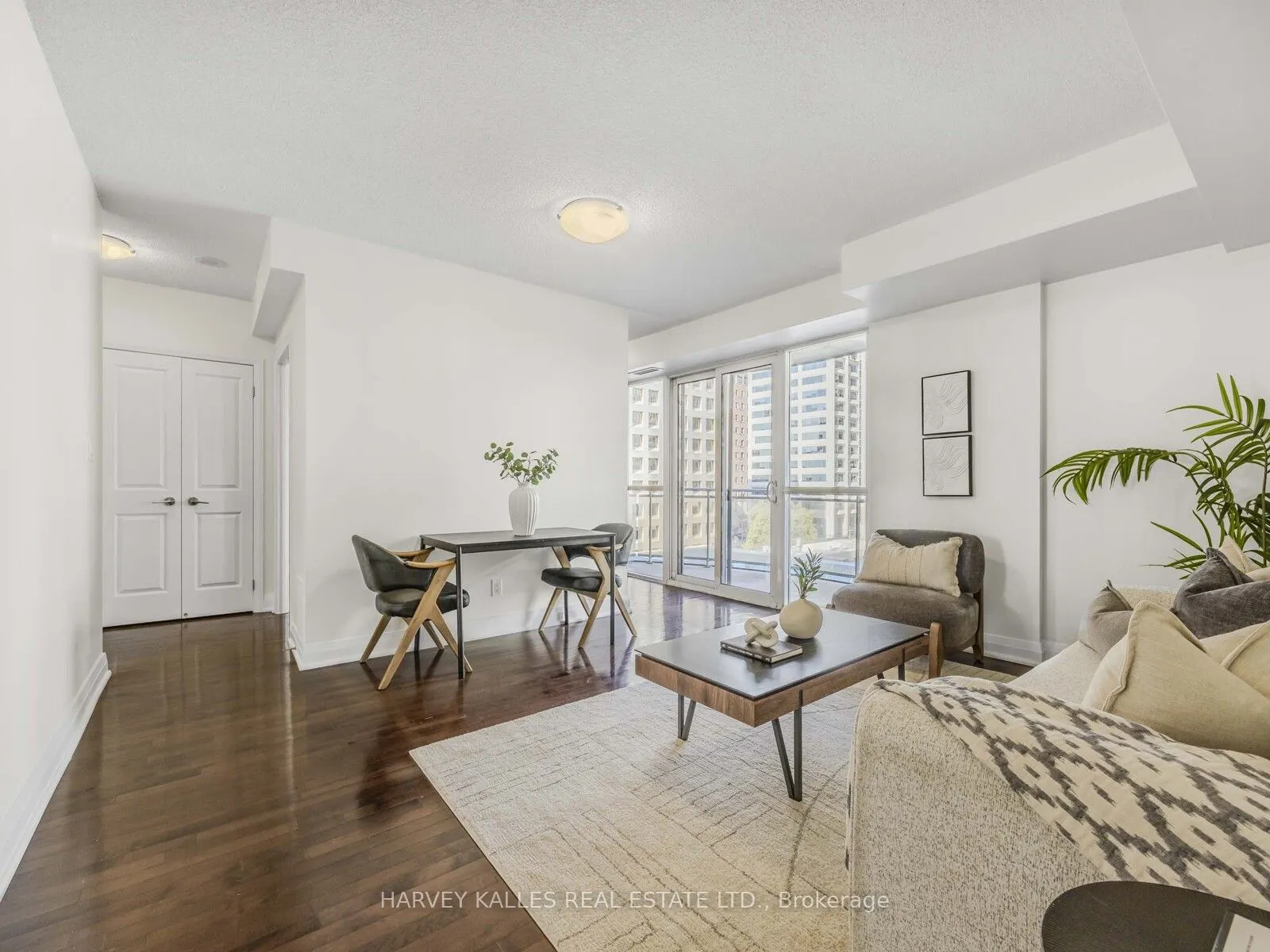1430 Yonge Street, #606